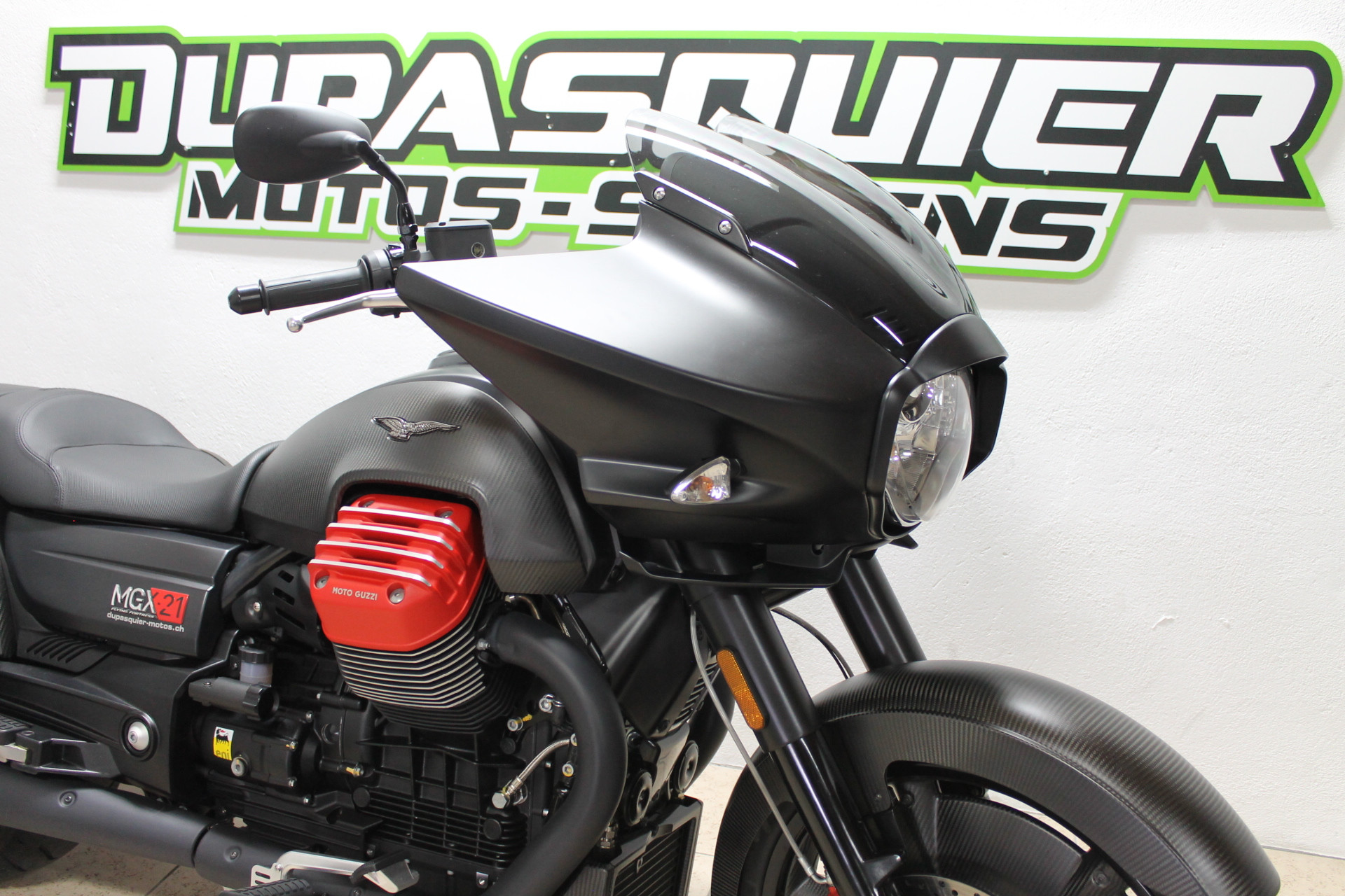 MOTO GUZZI MGX-21-image-1