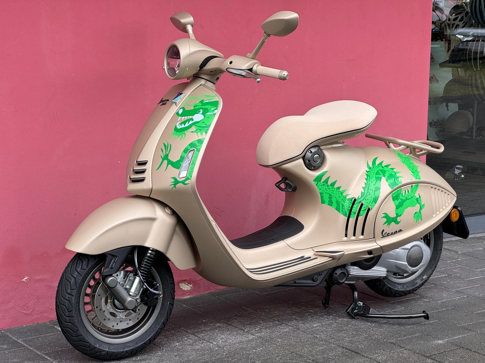 PIAGGIO Vespa 946 125 Dragon-image-11
