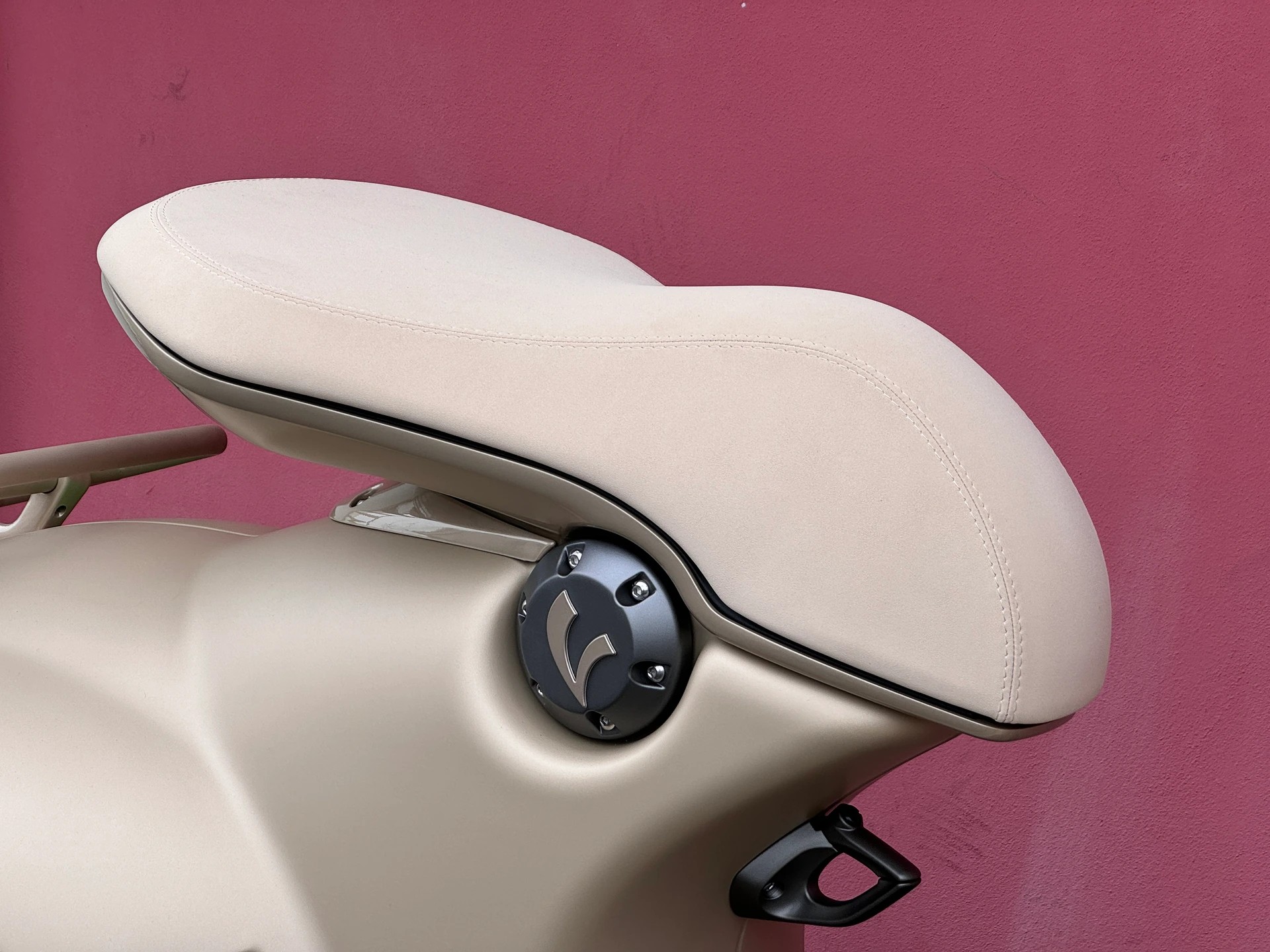 PIAGGIO Vespa 946 125 Dragon-image-15