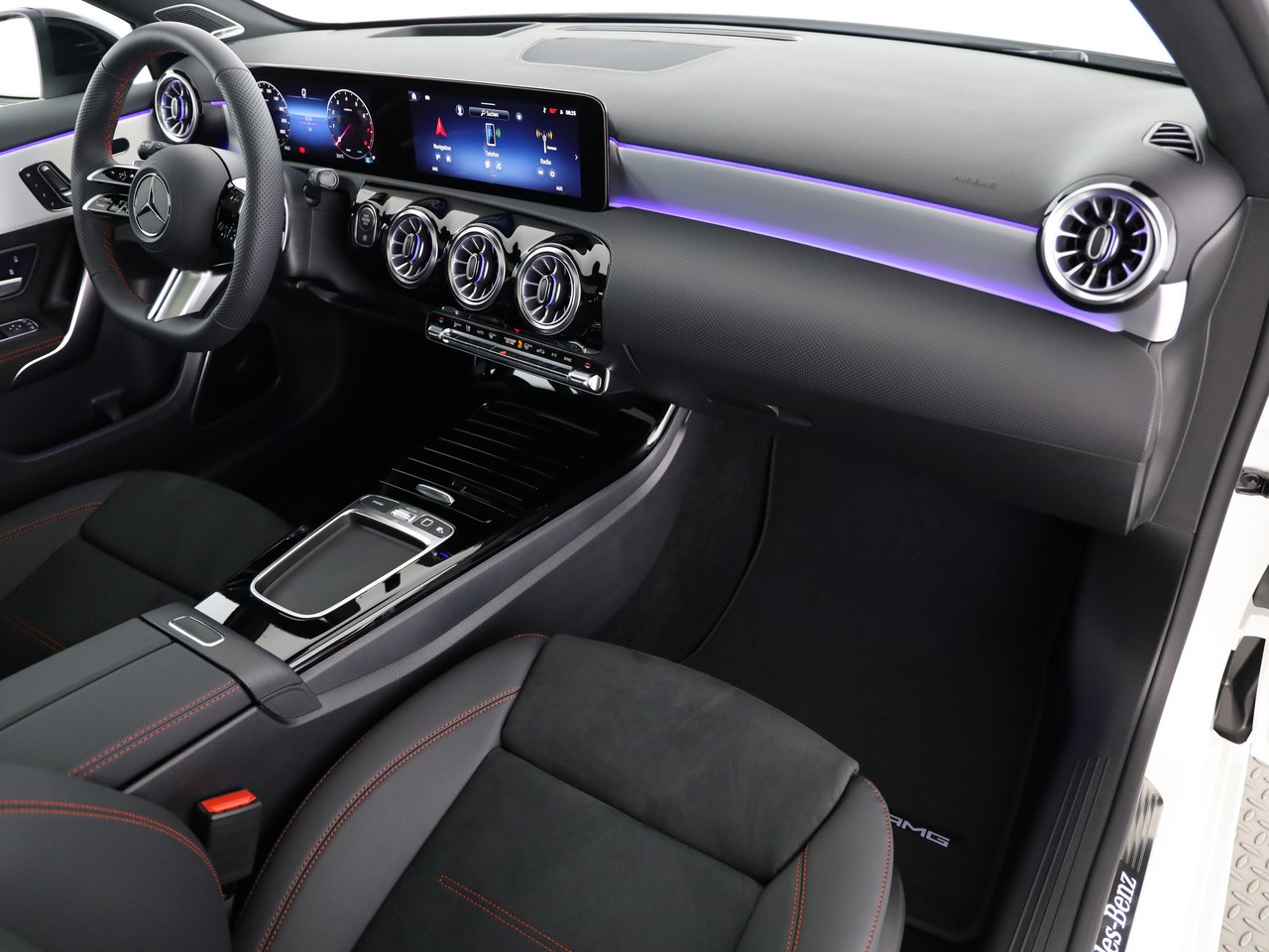 MERCEDES-BENZ A 200 7G-DCT-image-13