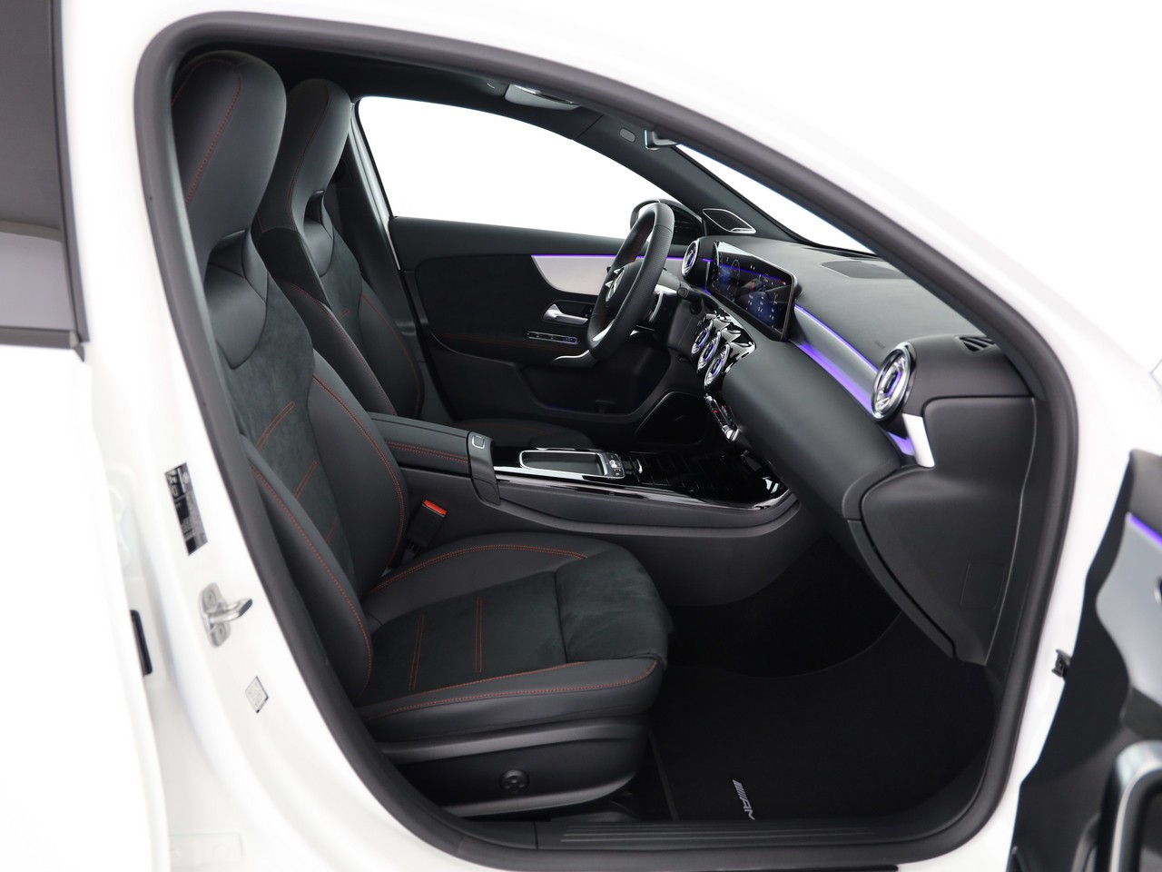 MERCEDES-BENZ A 200 7G-DCT-image-11