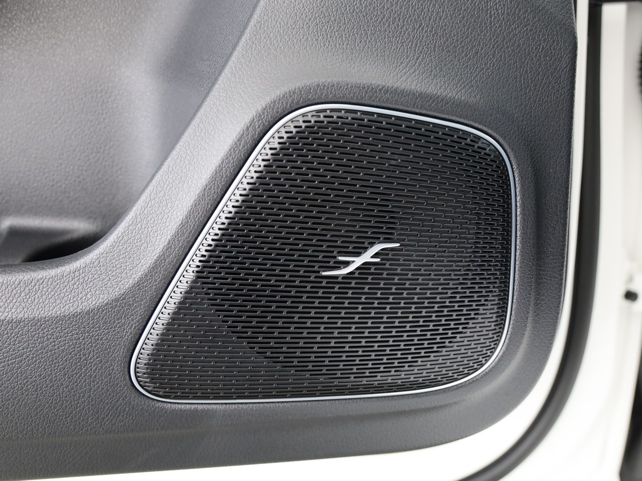 MERCEDES-BENZ A 200 7G-DCT-image-17