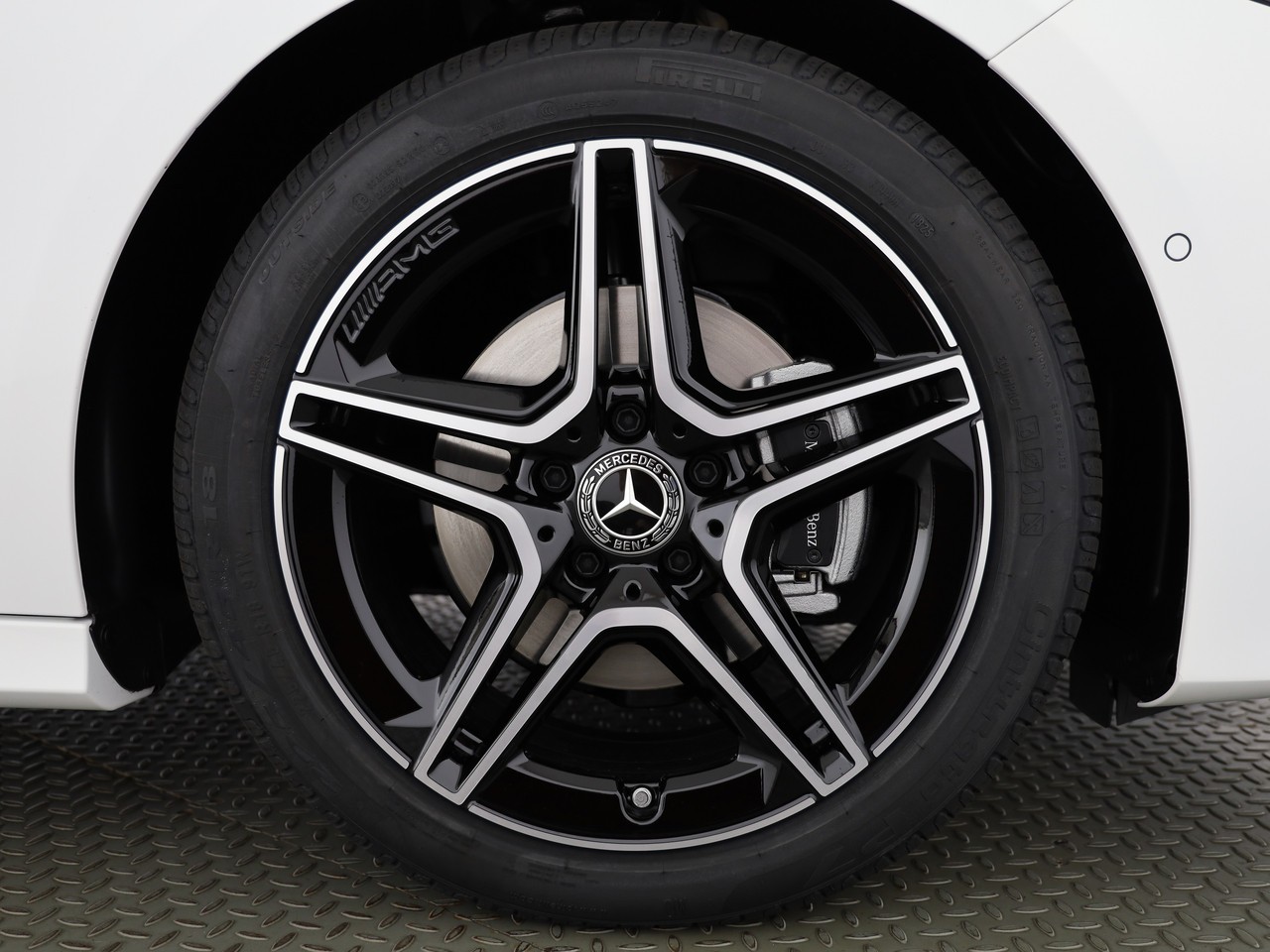 MERCEDES-BENZ A 200 7G-DCT-image-18