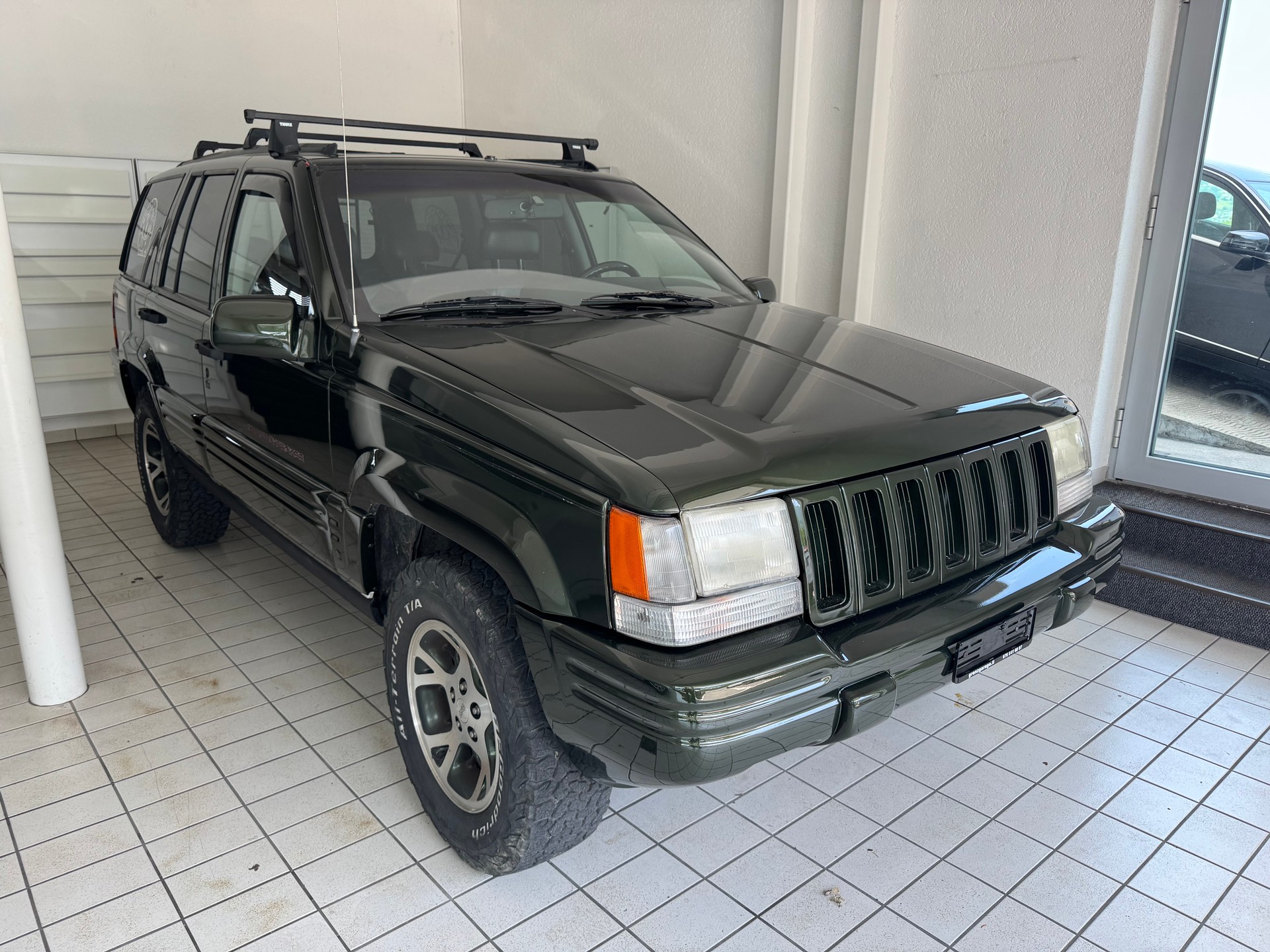 JEEP Grand Cherokee-image-1