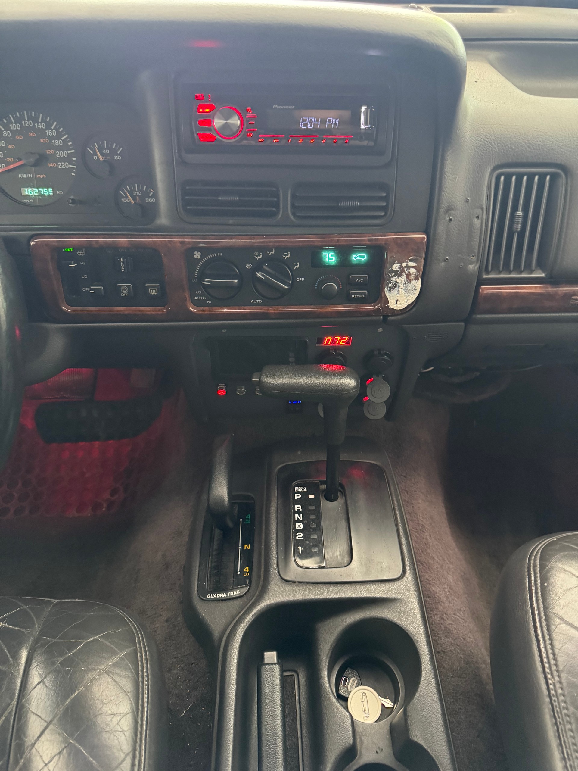 JEEP Grand Cherokee-image-8