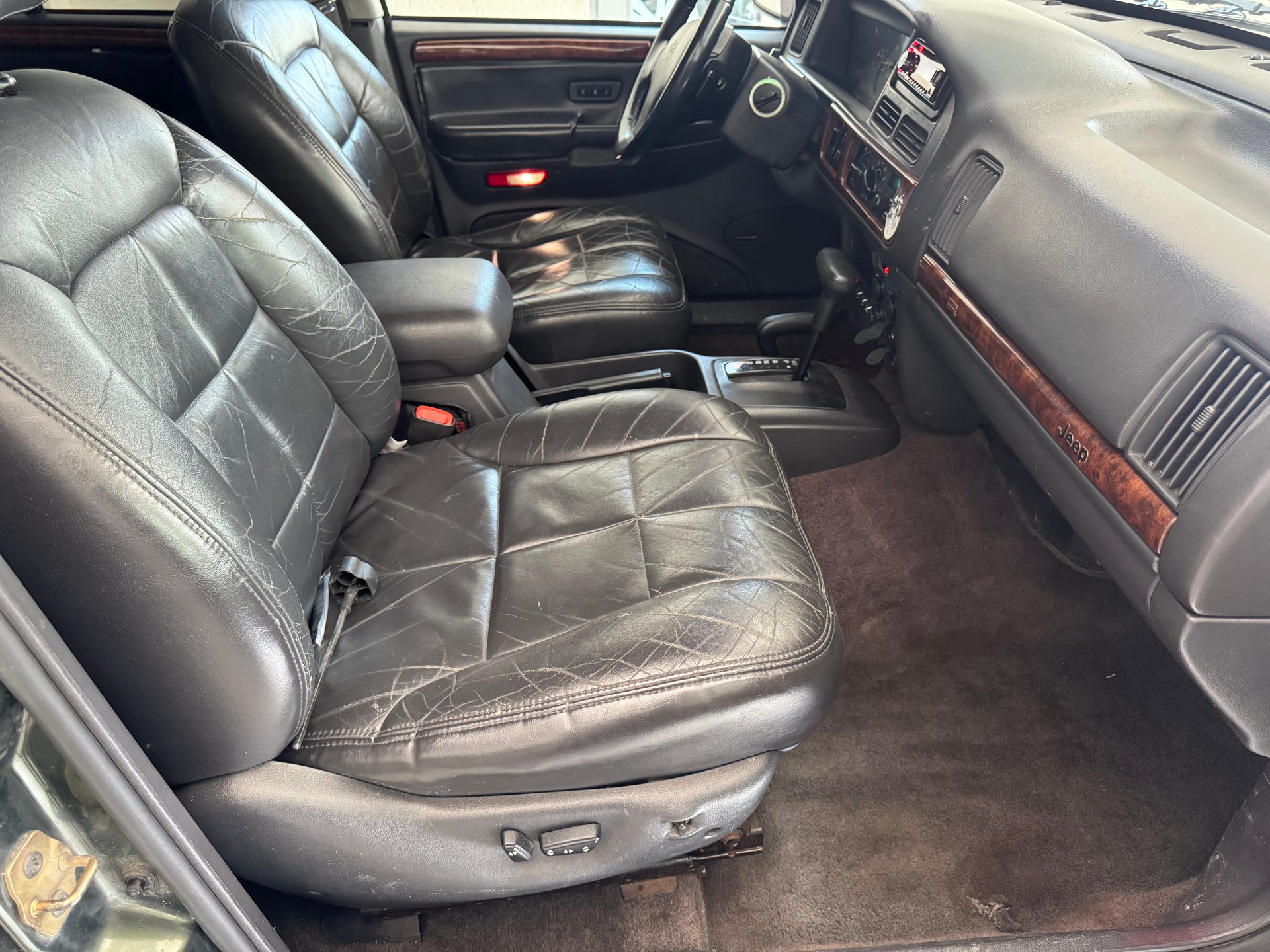 JEEP Grand Cherokee-image-10