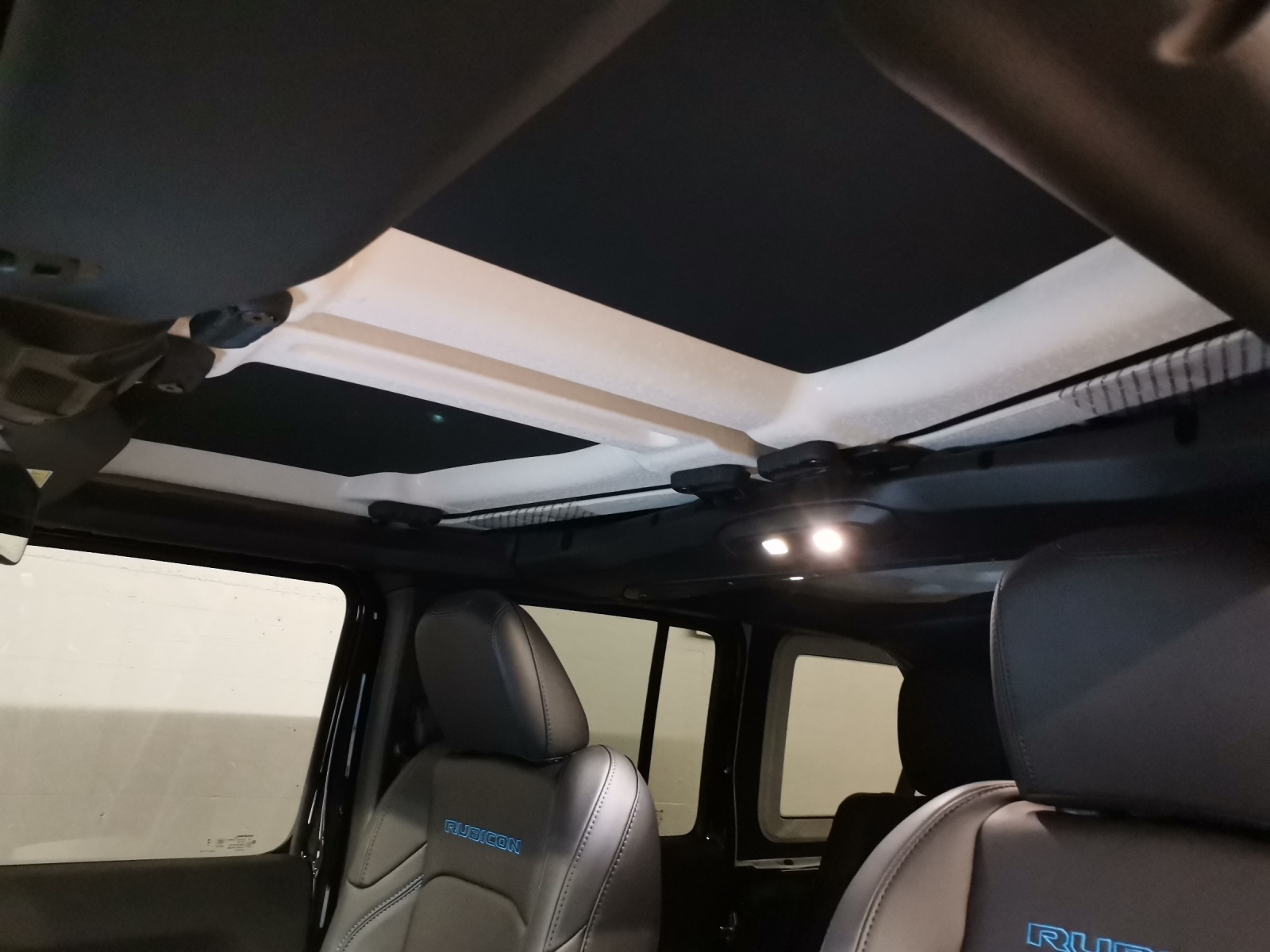 JEEP Wrangler 2.0 Turbo Rubicon Black Kite Unlimited 4xe-image-12