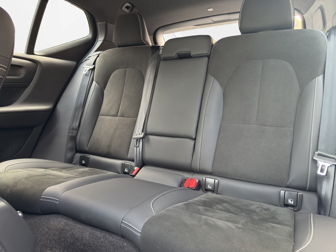 VOLVO XC40 Recharge P6 Plus FWD-image-10
