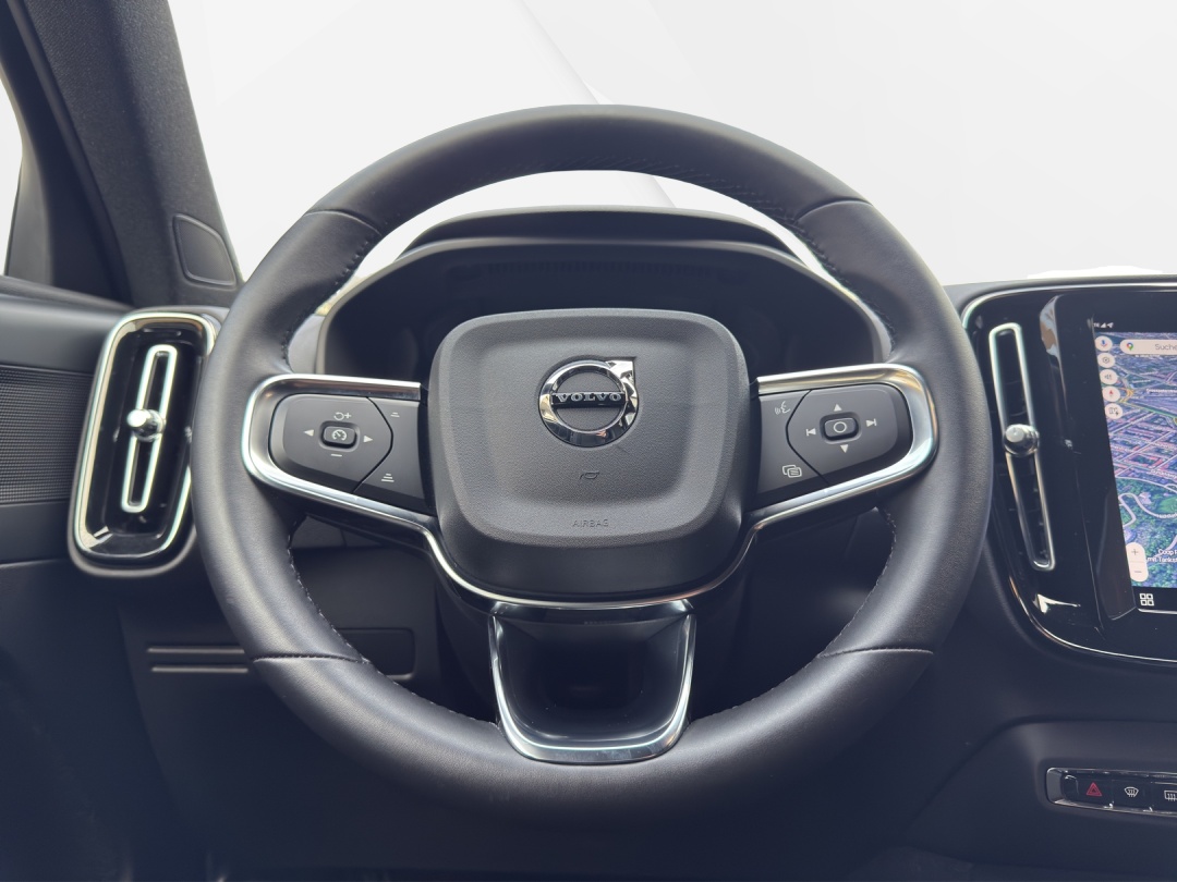 VOLVO XC40 Recharge P6 Plus FWD-image-14