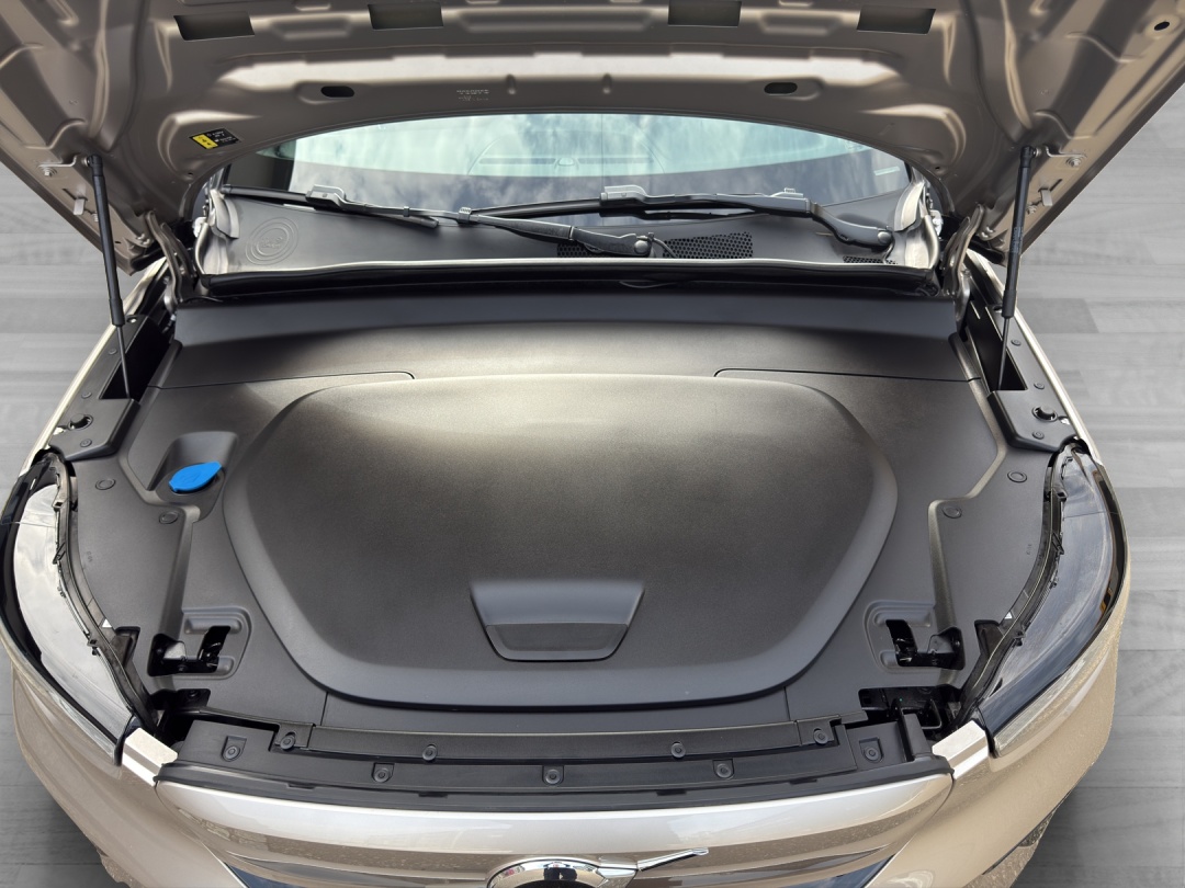VOLVO XC40 Recharge P6 Plus FWD-image-15