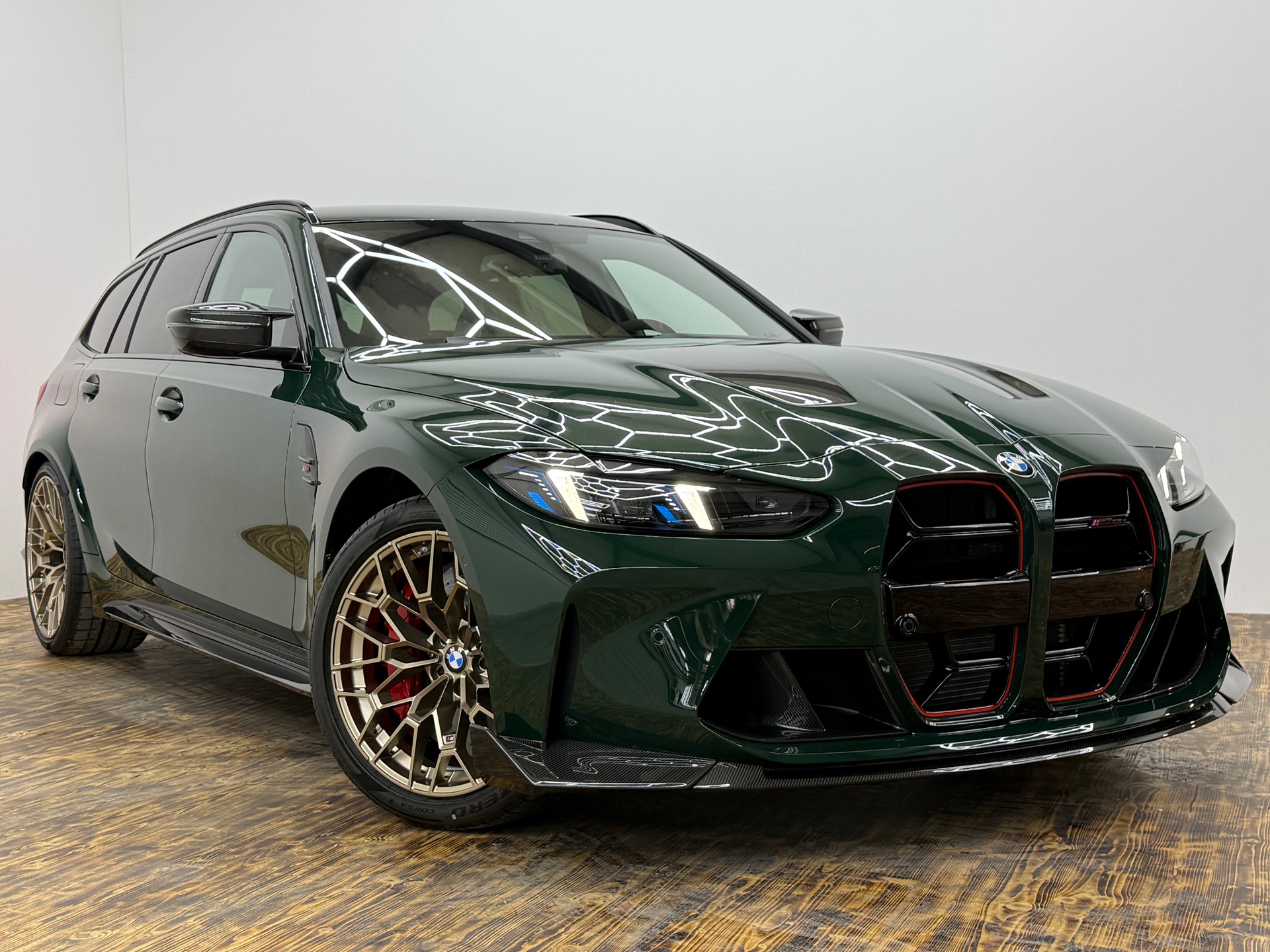 BMW M3 CS Touring xDrive-showroom-element-1