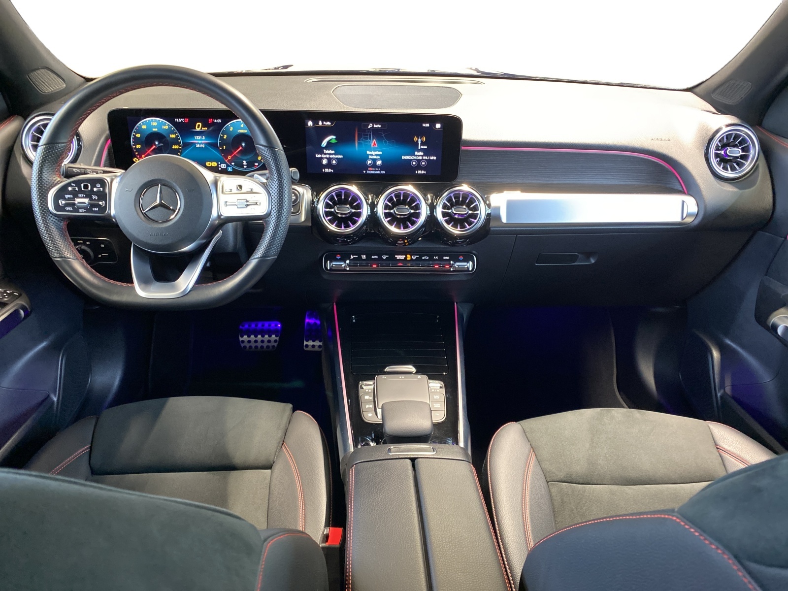 MERCEDES-BENZ GLB 250 AMG Line 4MATIC-image-8
