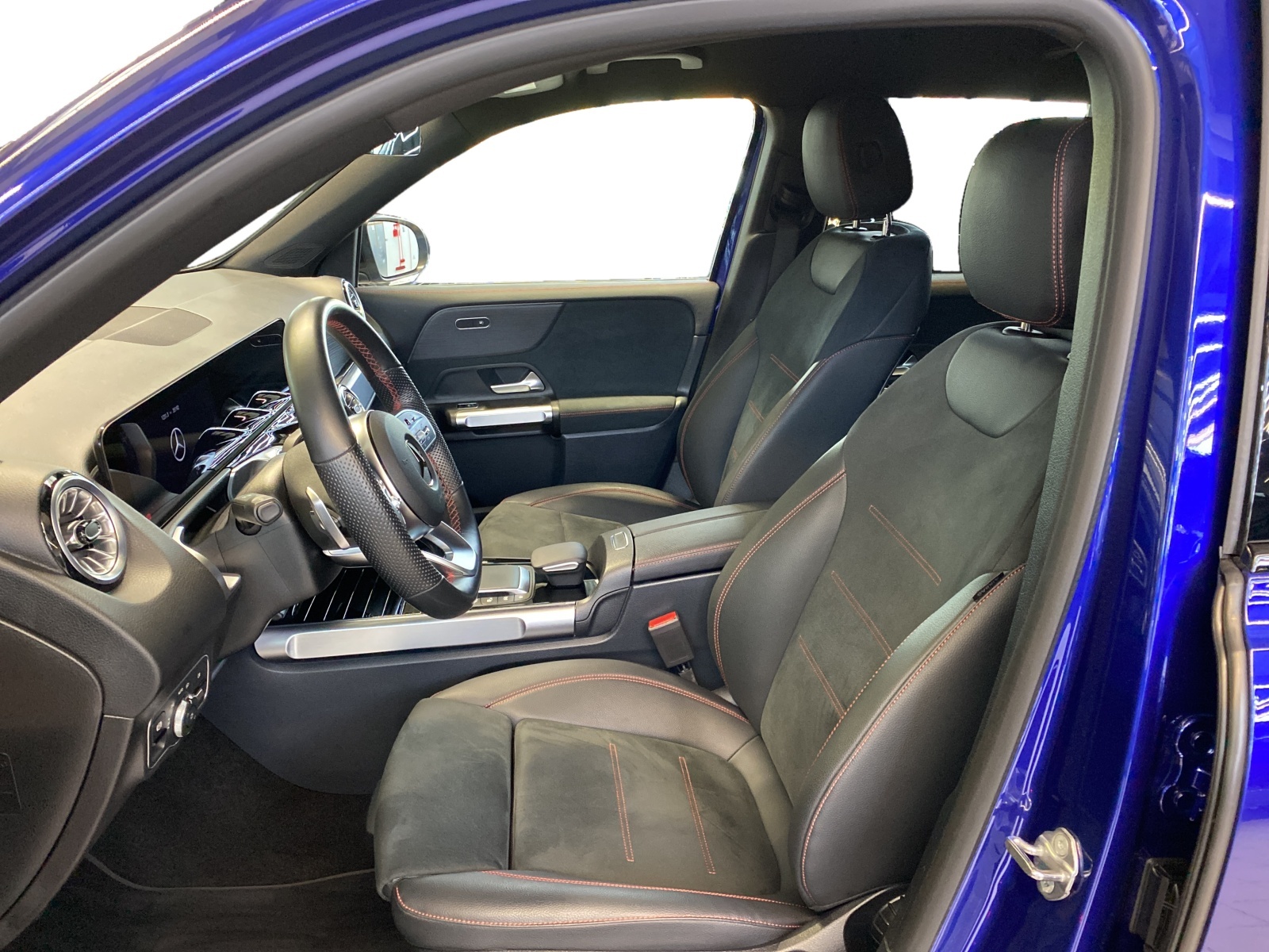 MERCEDES-BENZ GLB 250 AMG Line 4MATIC-image-6