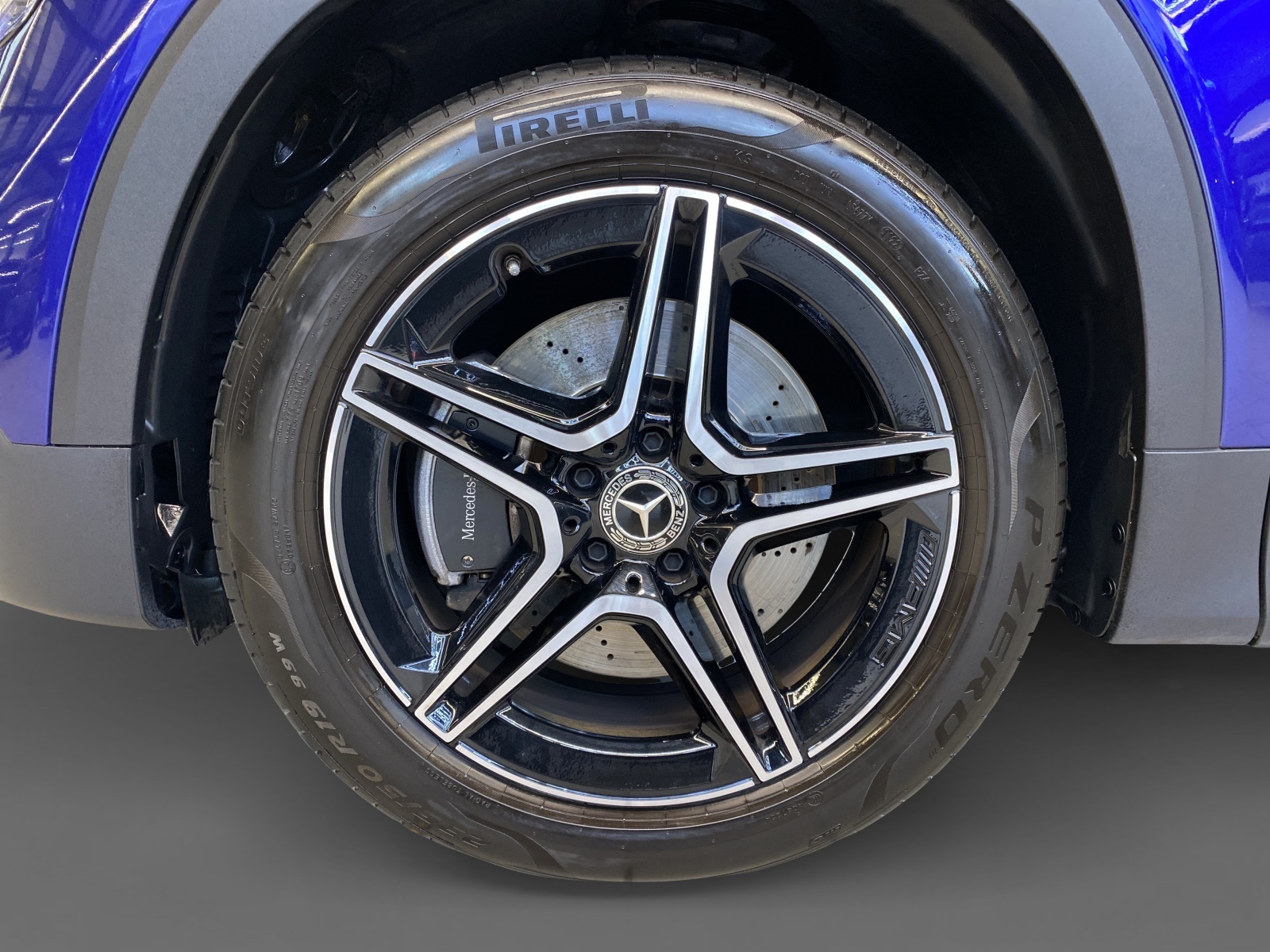 MERCEDES-BENZ GLB 250 AMG Line 4MATIC-image-5