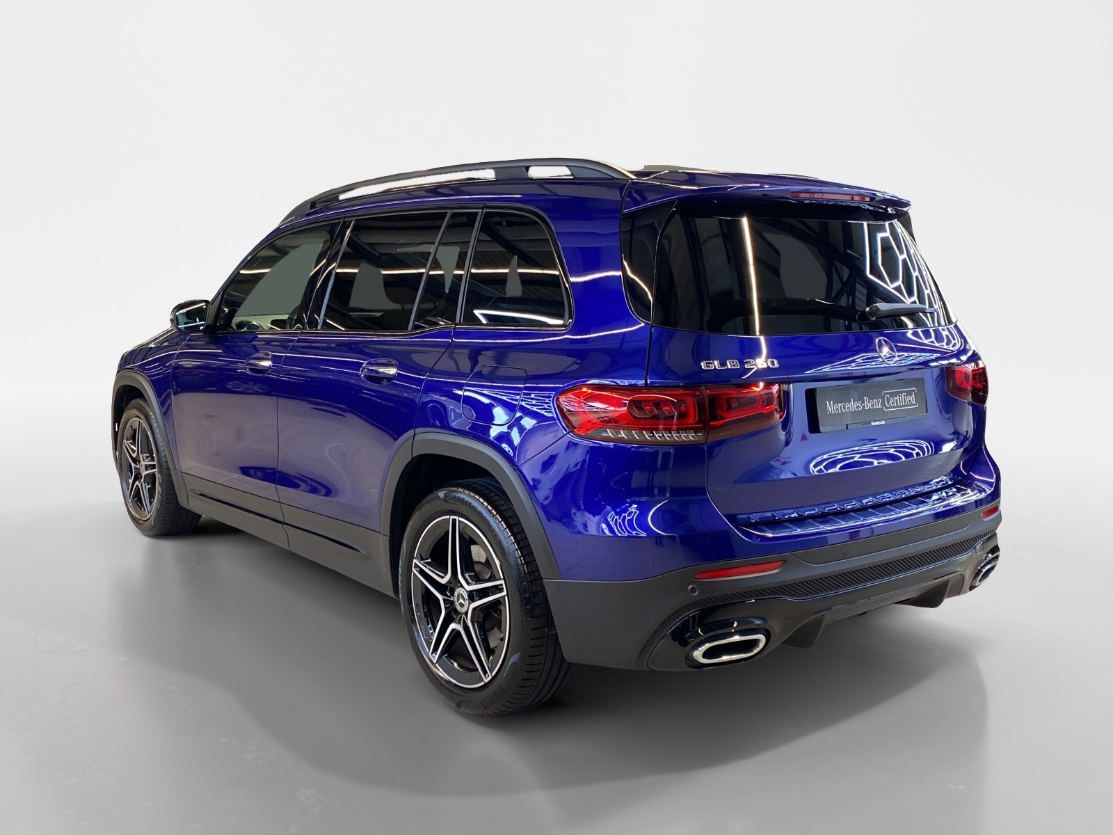 MERCEDES-BENZ GLB 250 AMG Line 4MATIC-showroom-element-3