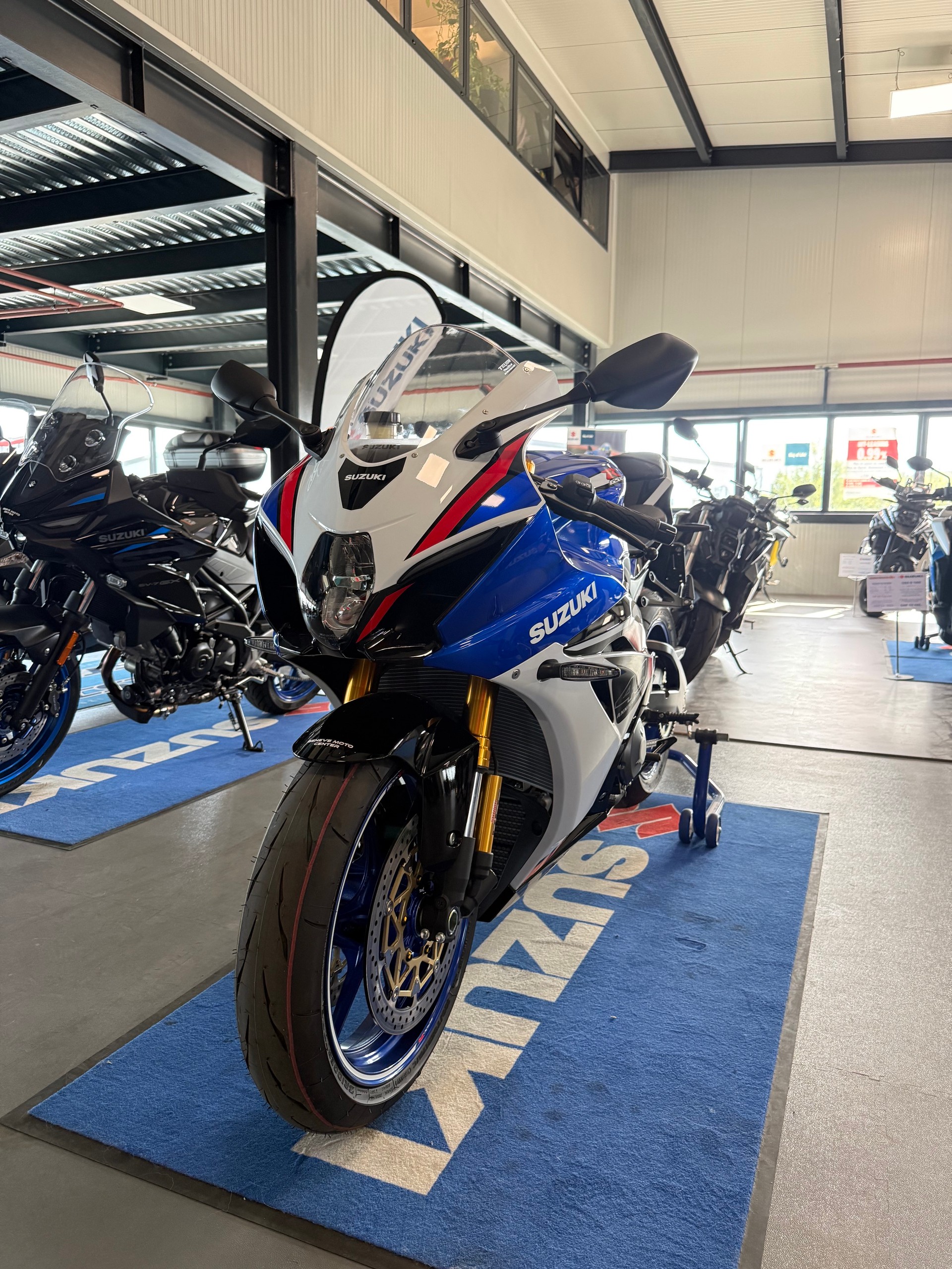 SUZUKI GSX-R1000R 40th Anniversary Edition-showroom-element-1