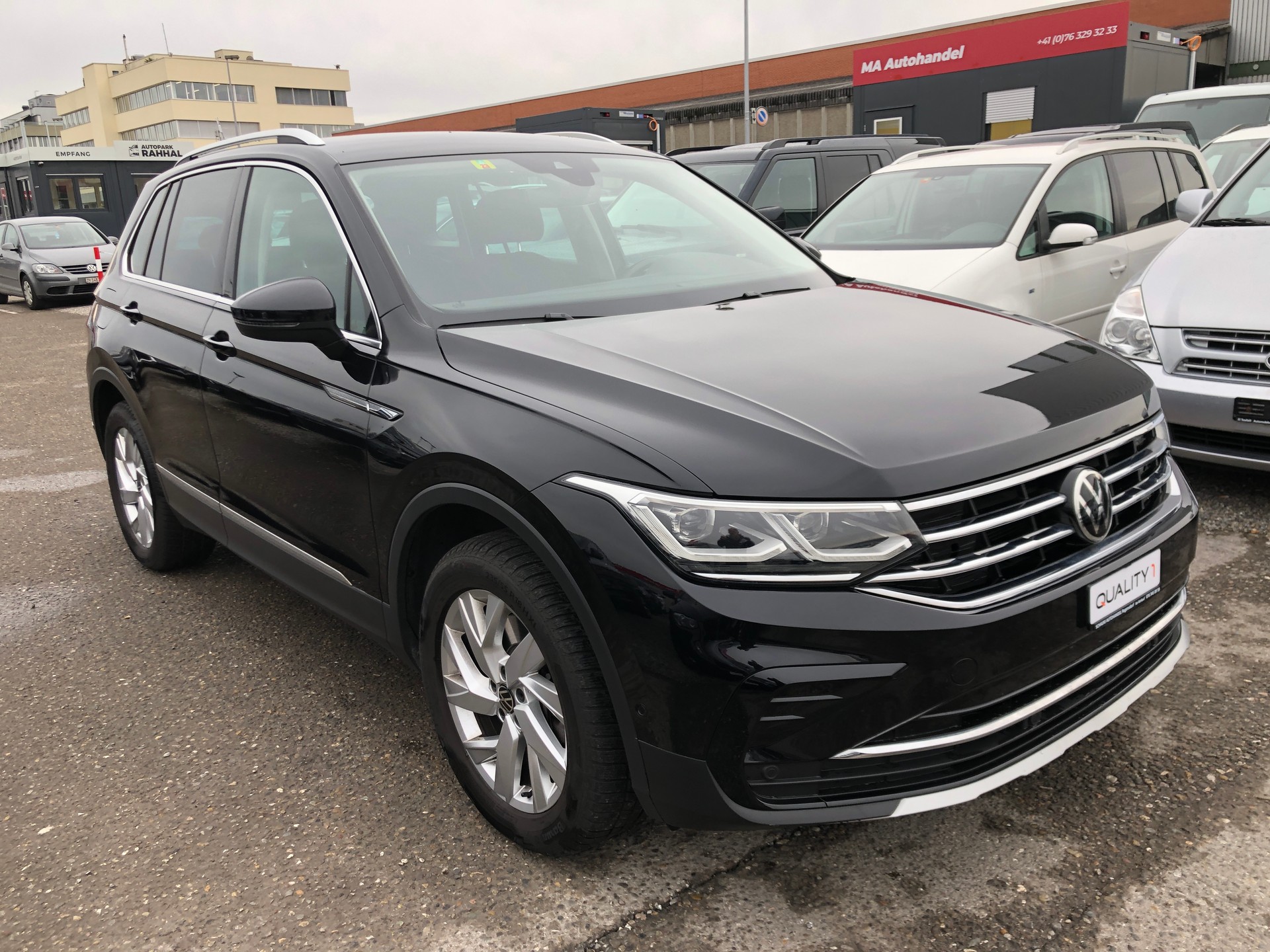VW Tiguan 2.0 TDI SCR Elegance 4Motion DSG-showroom-element-2