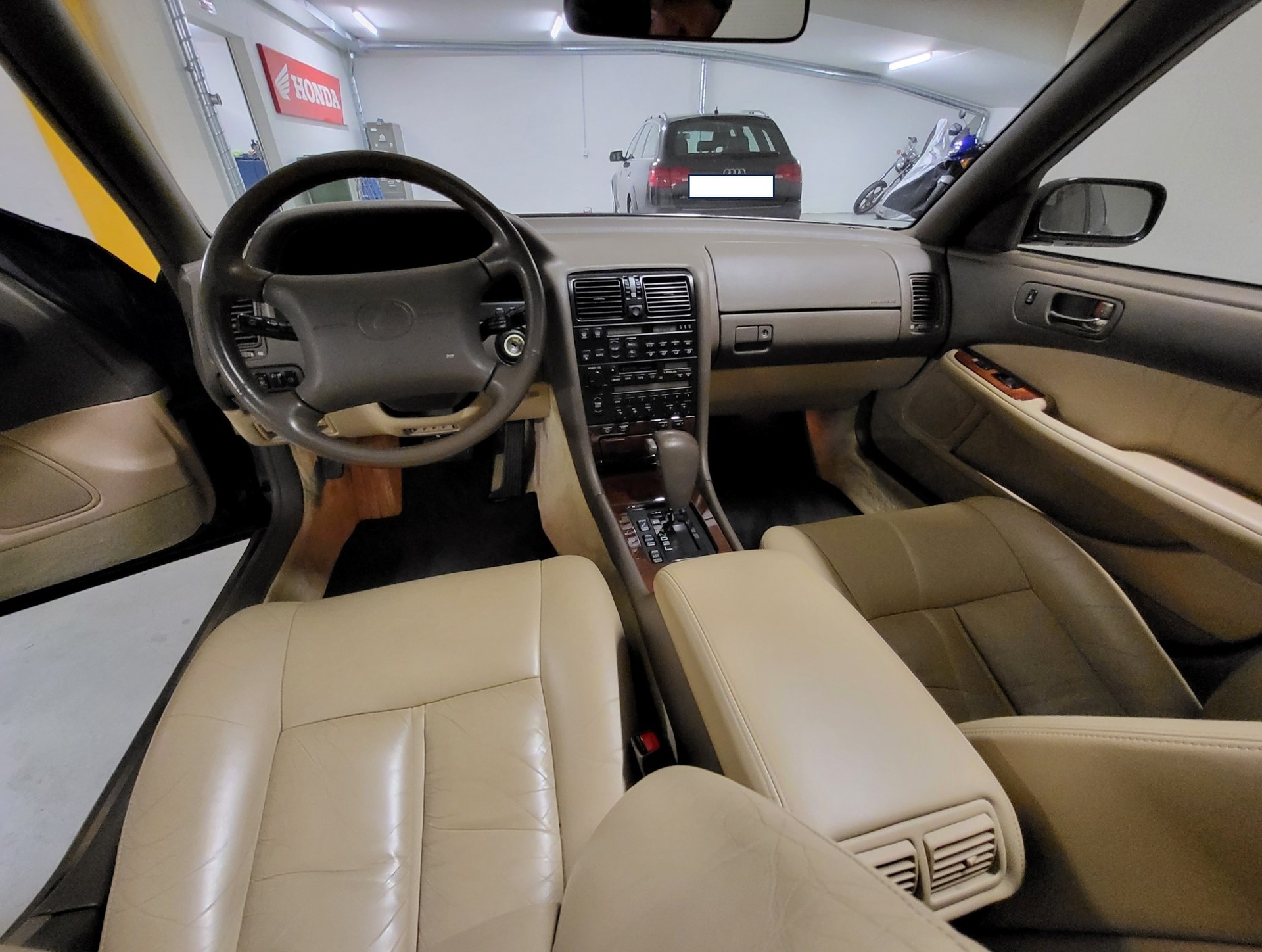 LEXUS LS 400 Automatic-image-5