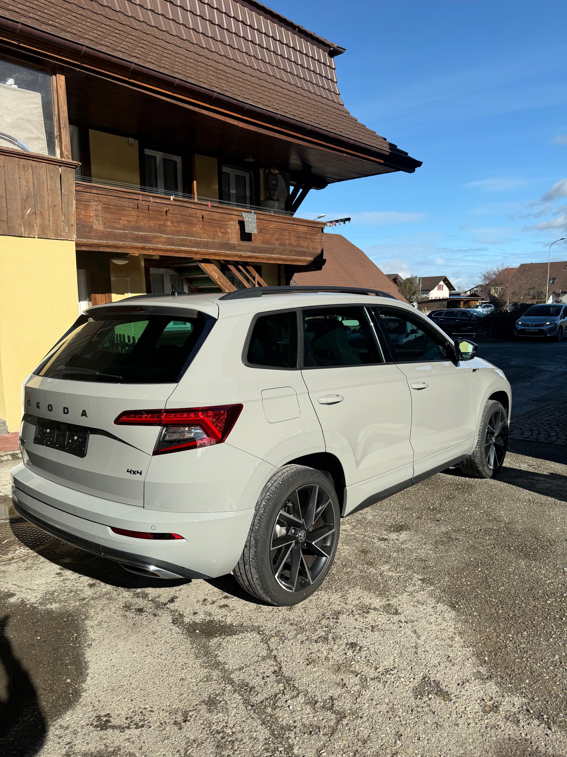 SKODA Karoq 2.0 TDI SCR Style 4x4 DSG-showroom-element-3