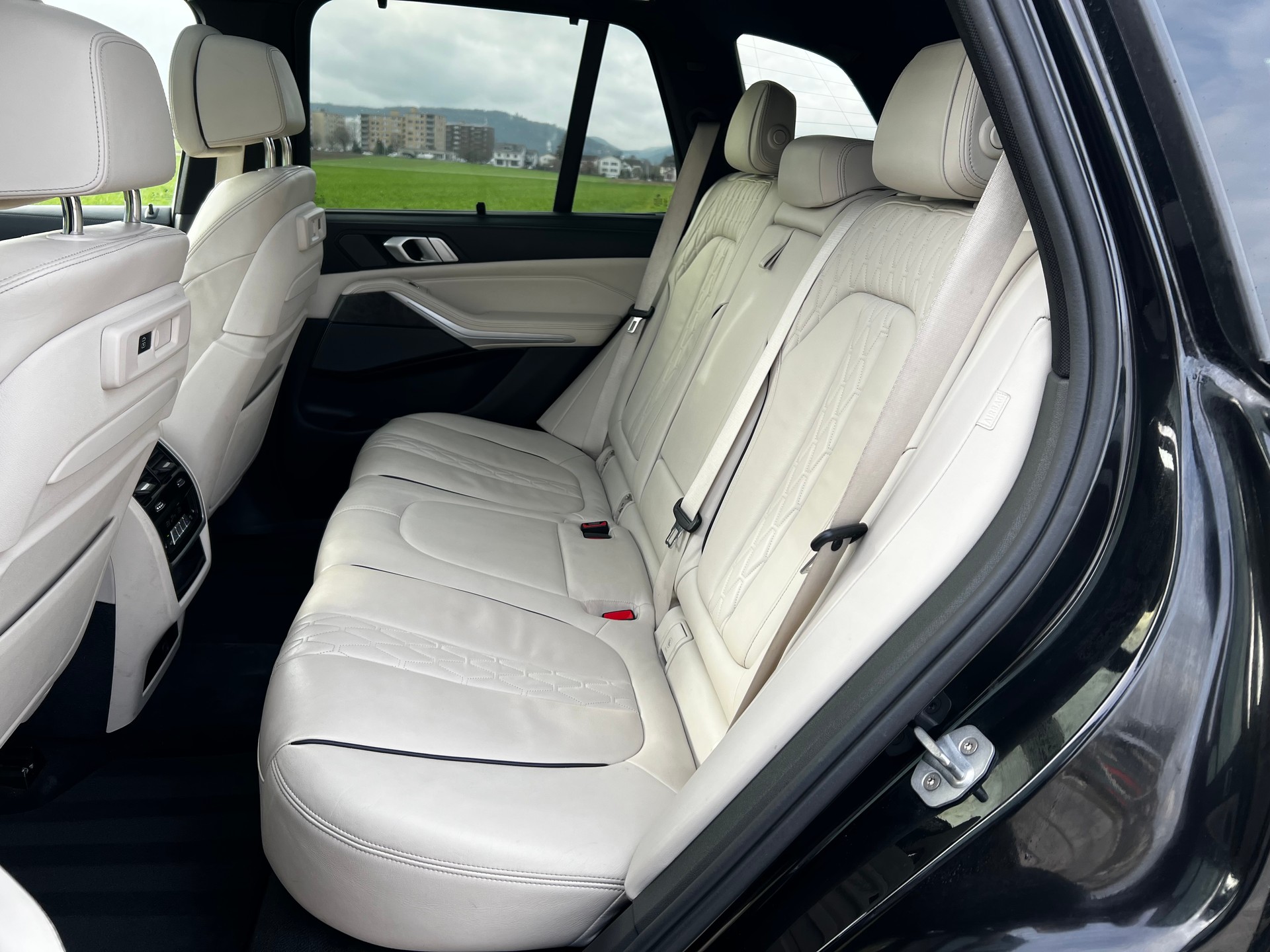 BMW X5 xDrive M50d Steptronic-image-12