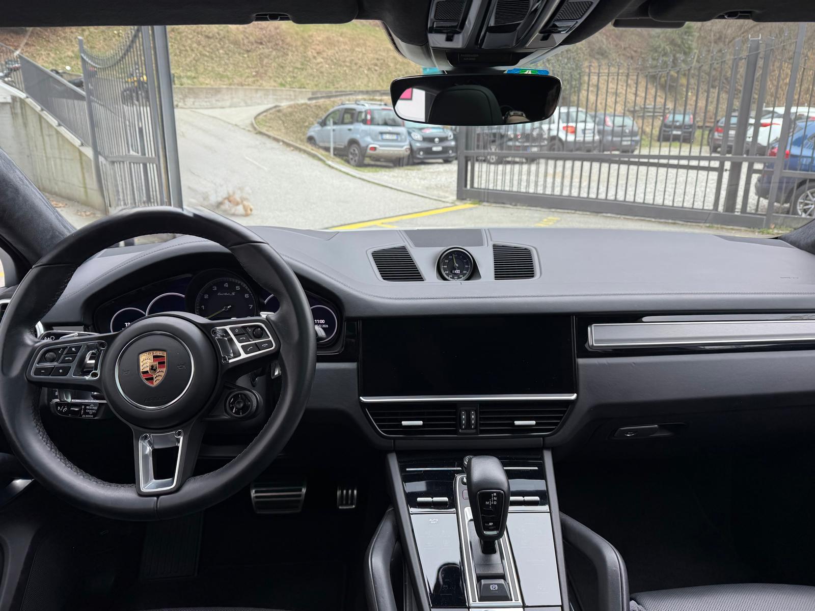 PORSCHE Cayenne Turbo Coupé S E-Hybrid-image-11