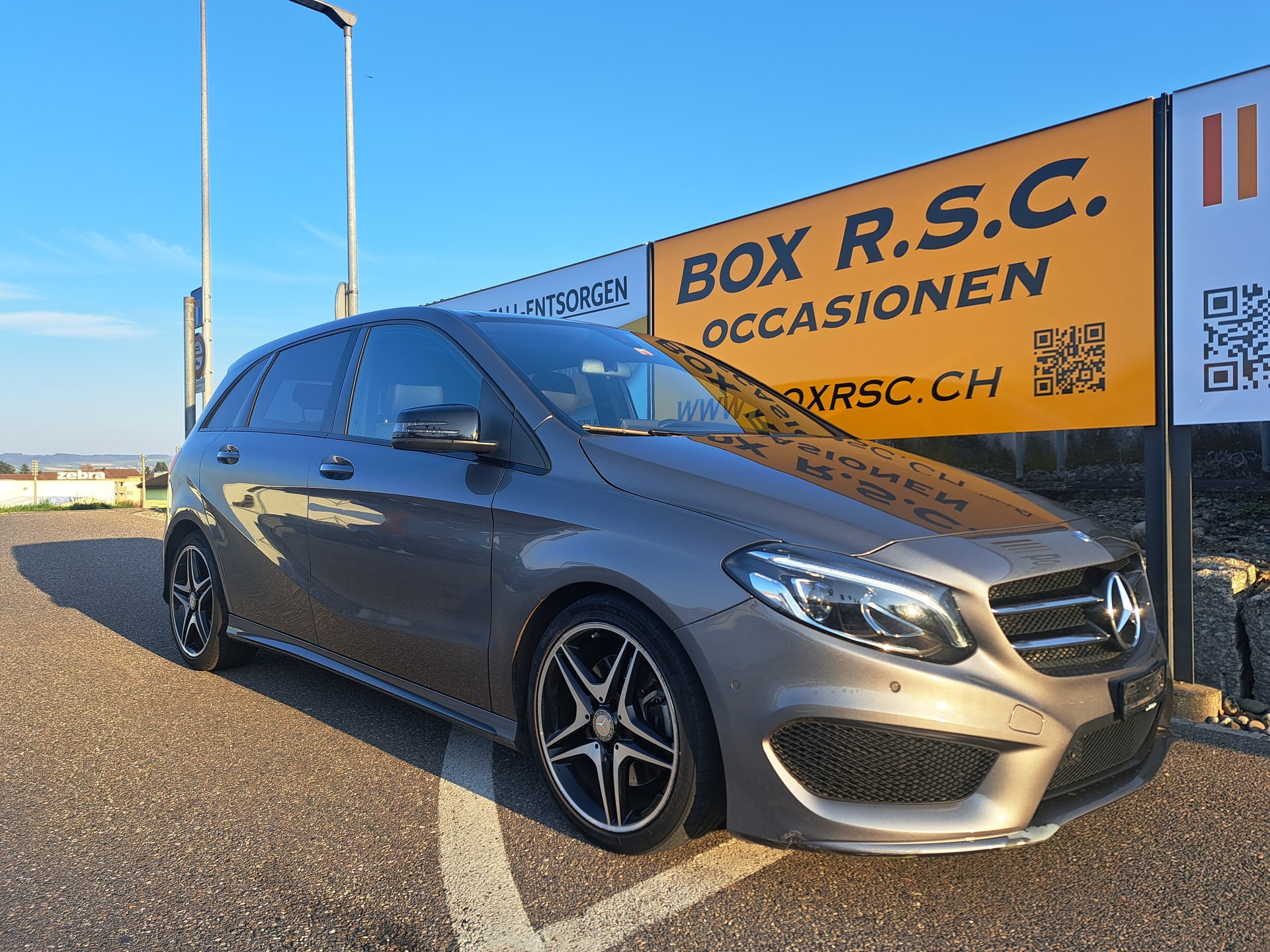 MERCEDES-BENZ B 220 AMG Line 4Matic 7G-DCT-image-4