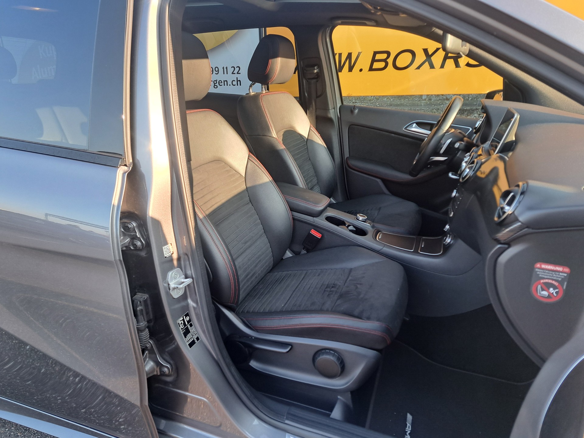 MERCEDES-BENZ B 220 AMG Line 4Matic 7G-DCT-image-3