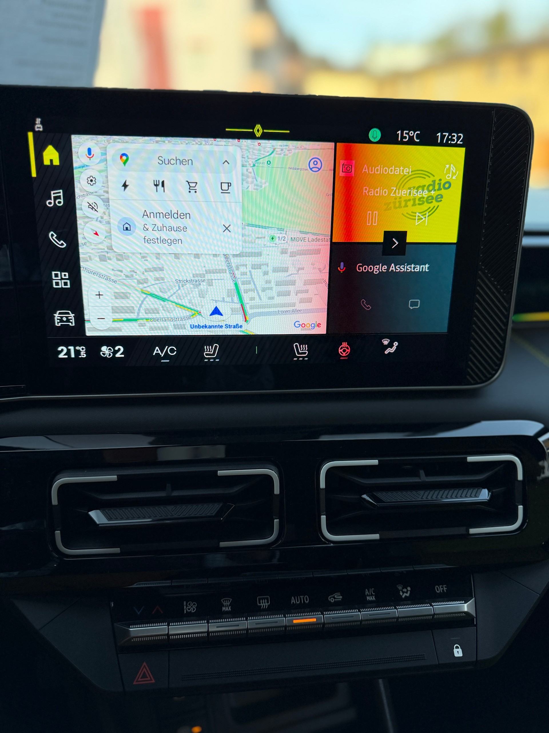 RENAULT R5 E-Tech Comfort Range 52 kWh Iconic Five-image-15