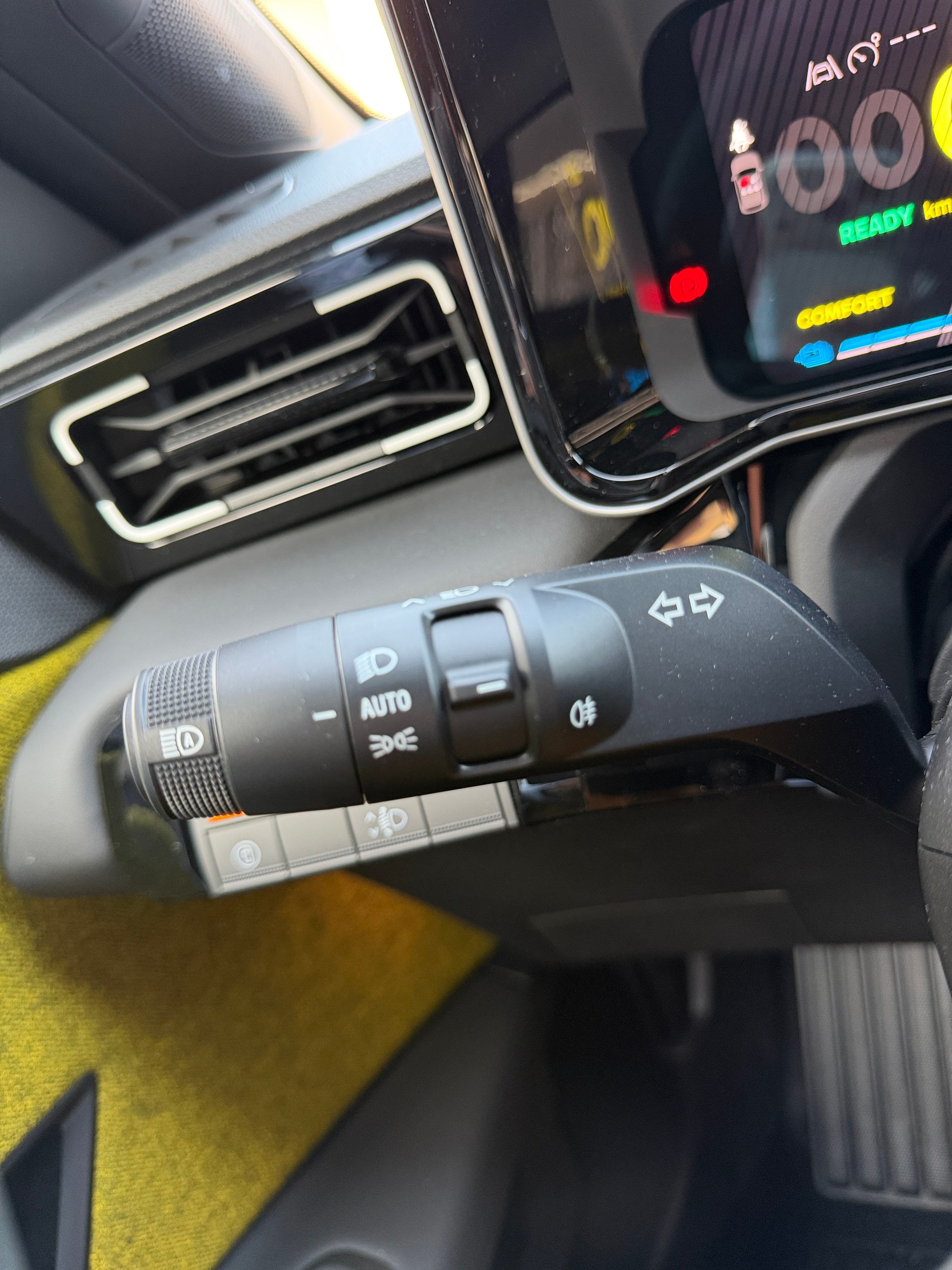 RENAULT R5 E-Tech Comfort Range 52 kWh Iconic Five-image-16
