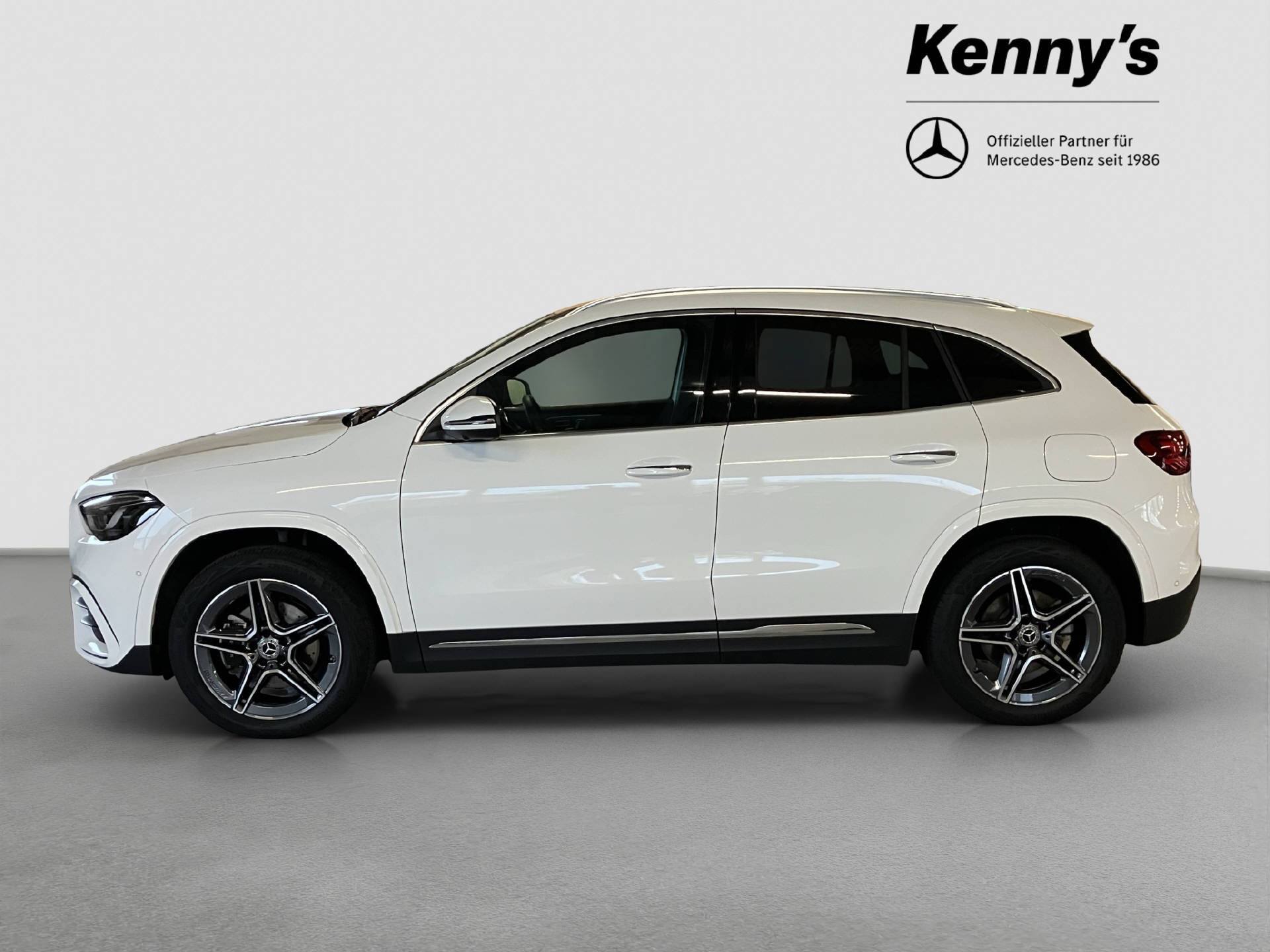 MERCEDES-BENZ GLA 250 e EQ Star AMG Line-showroom-element-2