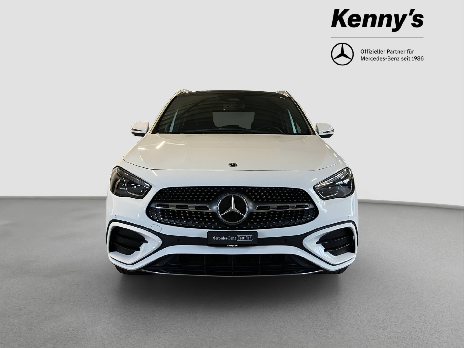 MERCEDES-BENZ GLA 250 e EQ Star AMG Line-showroom-element-1