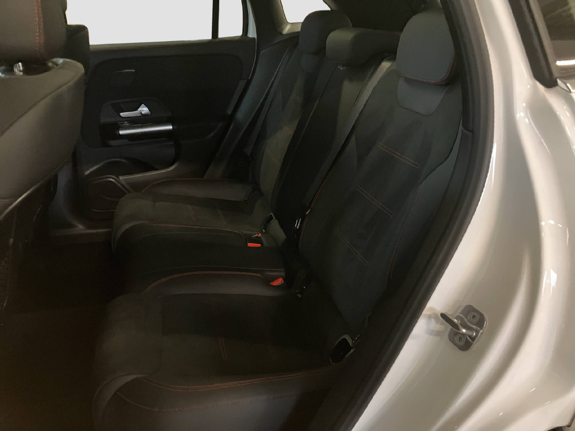 MERCEDES-BENZ GLA 250 e EQ Star AMG Line-image-12