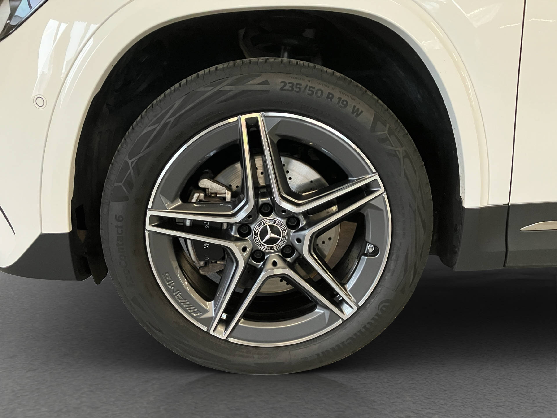 MERCEDES-BENZ GLA 250 e EQ Star AMG Line-image-5