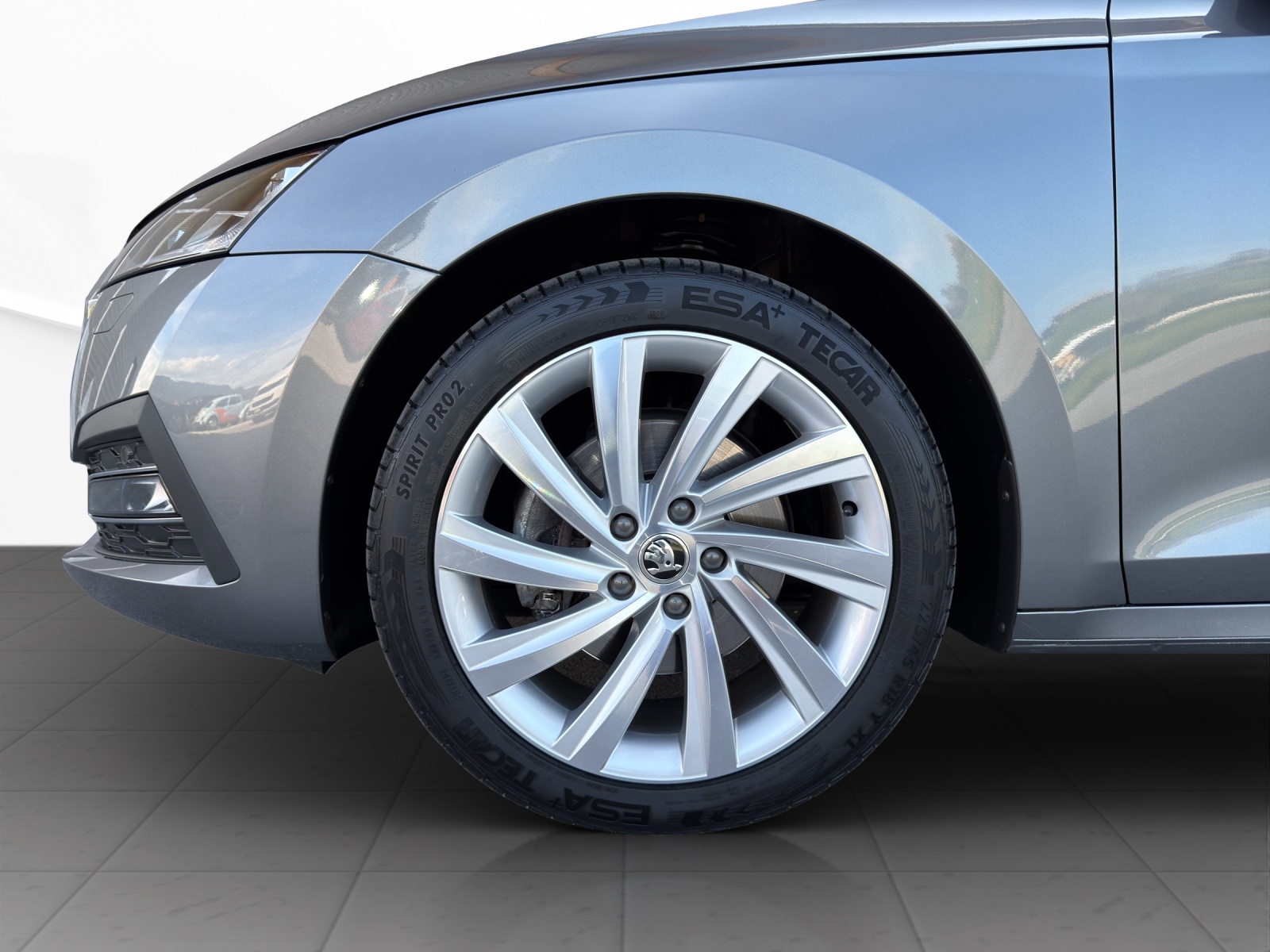 SKODA Octavia Combi 2.0 TDI DSG Style 4x4-image-17