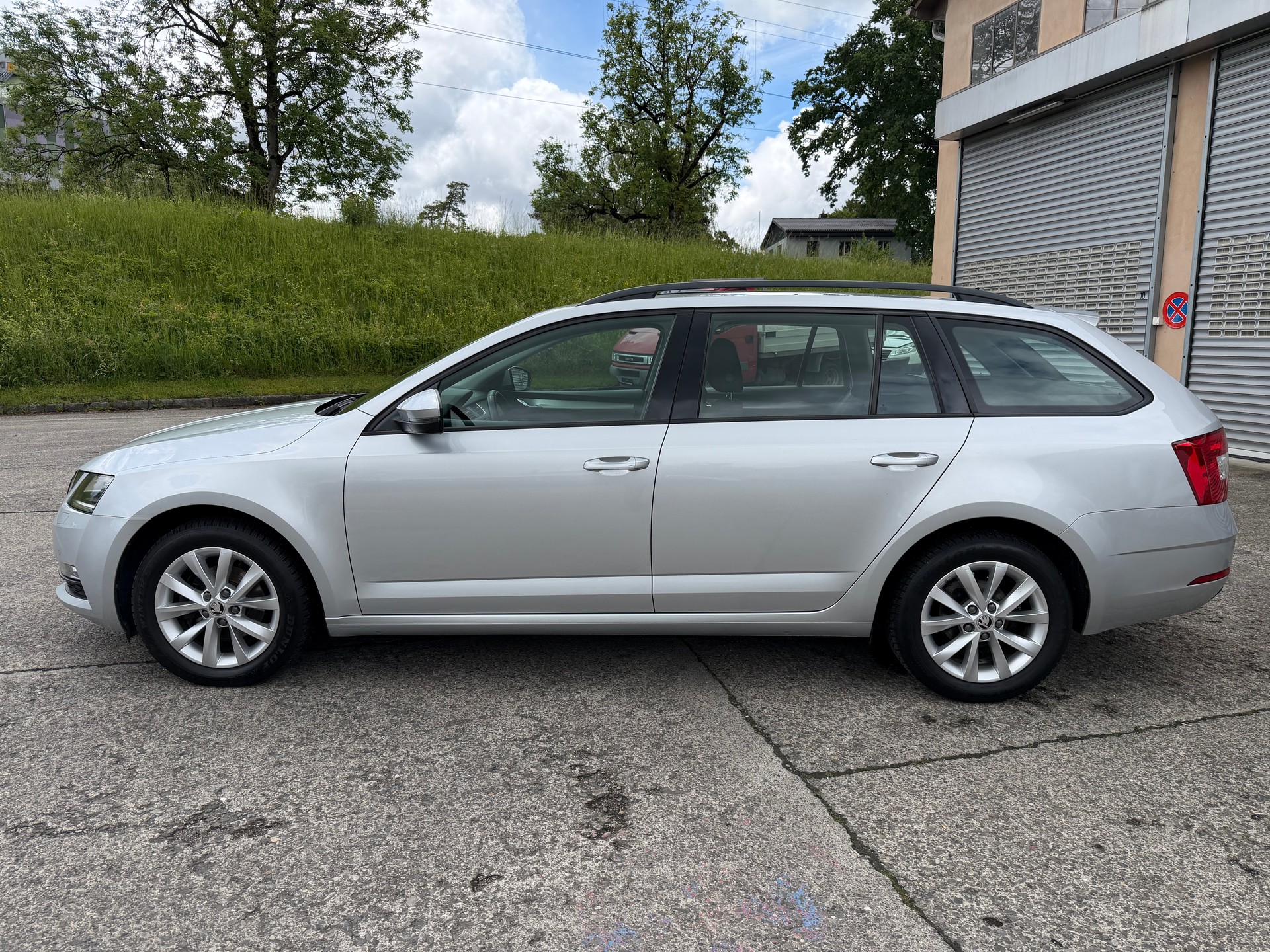 SKODA Octavia Combi 1.6 TDI Ambition DSG-showroom-element-1