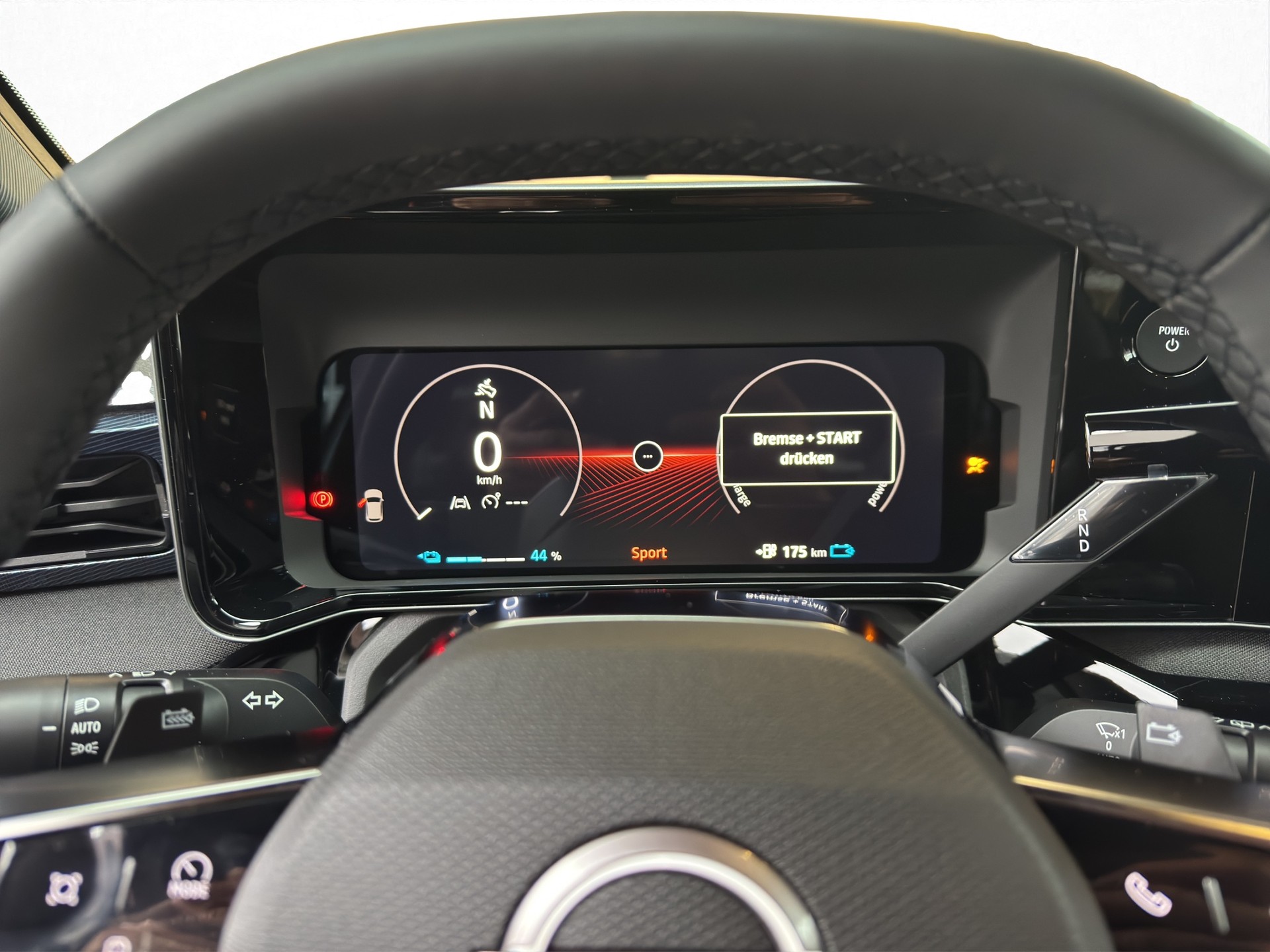 NISSAN Micra 52kWh Advance-image-9