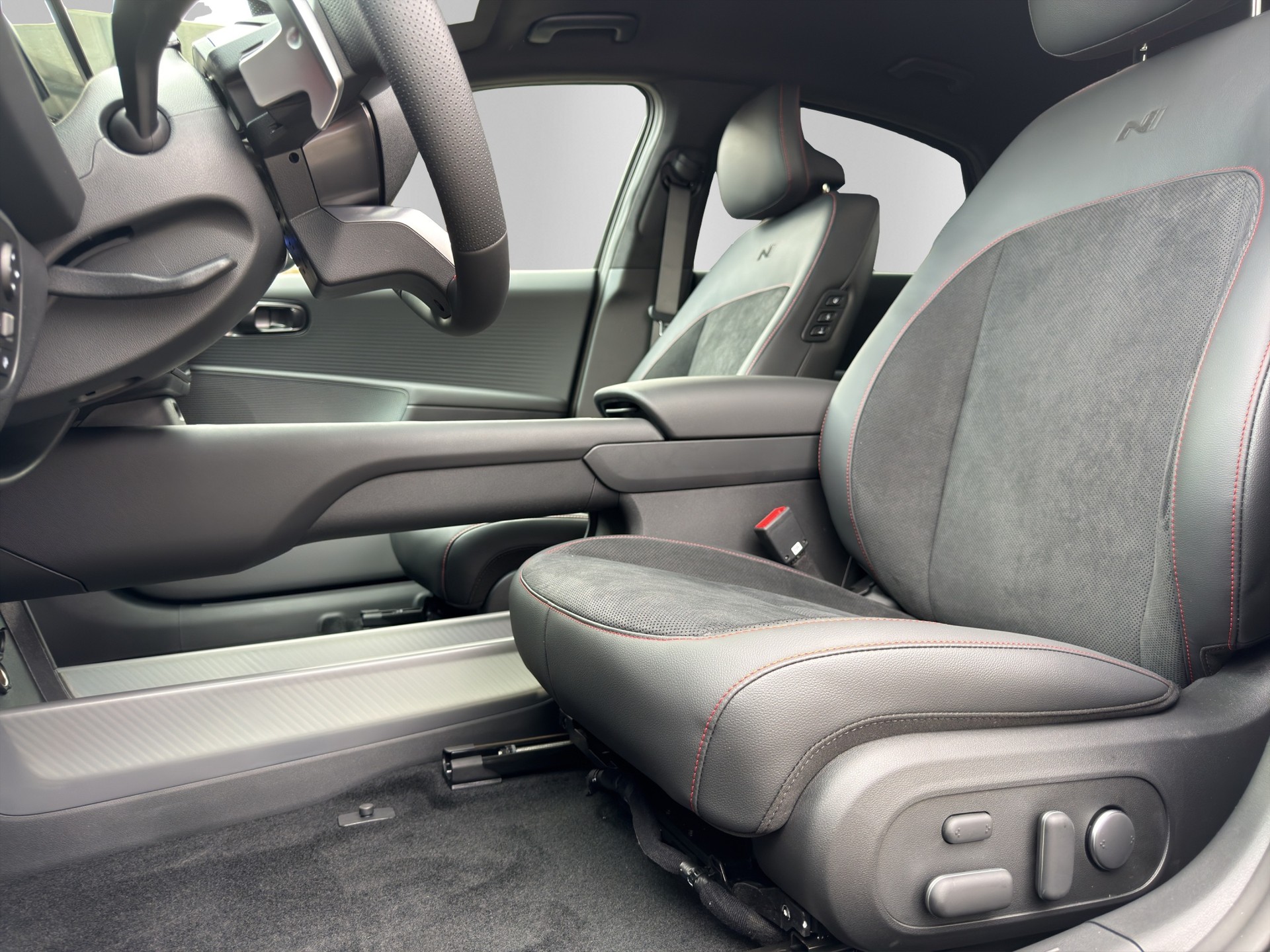 HYUNDAI IONIQ 6 4WD N Line 84 kWh Sunroof-image-11
