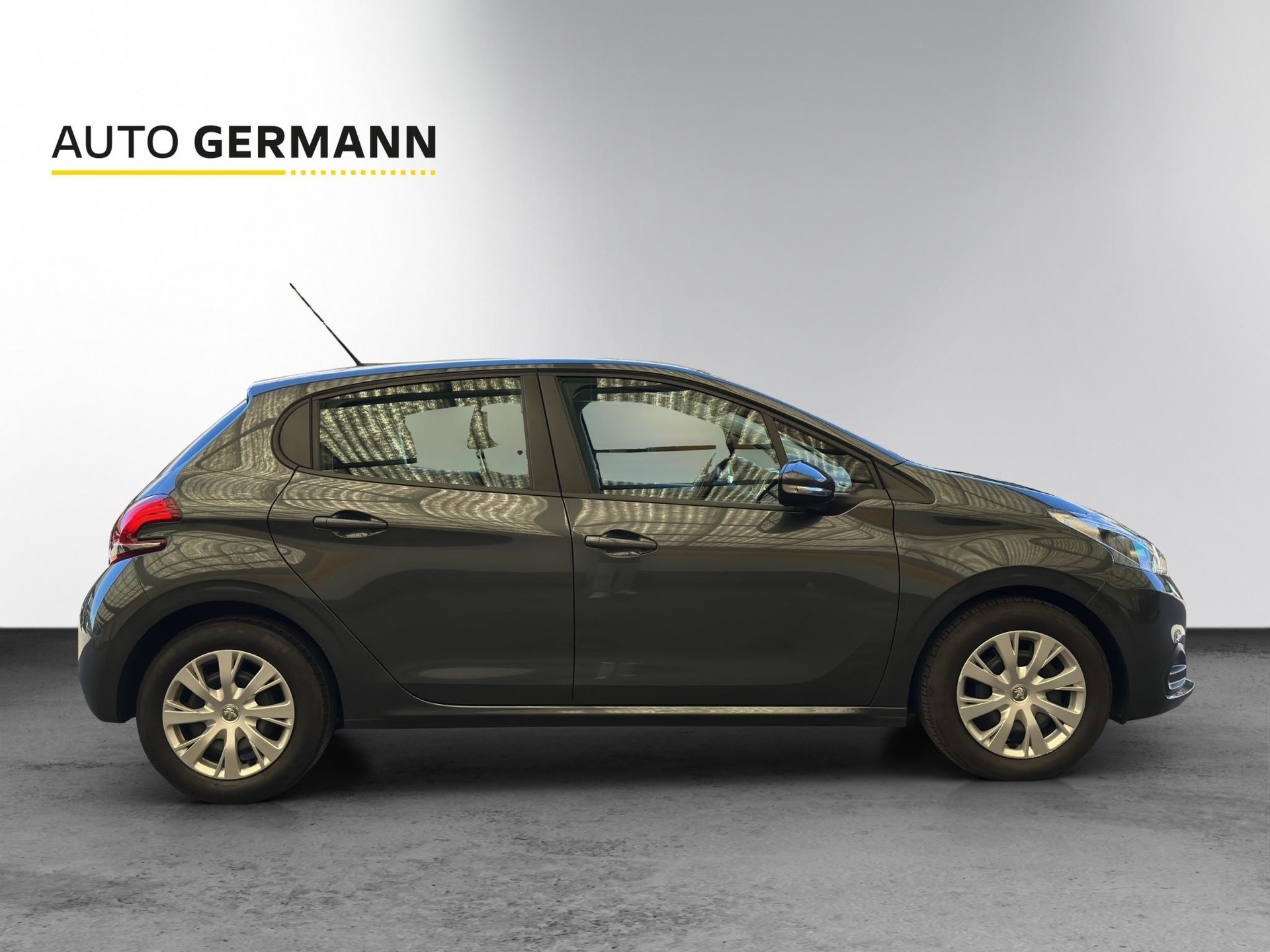 PEUGEOT 208 1.2 PureTech Allure S/S-image-6