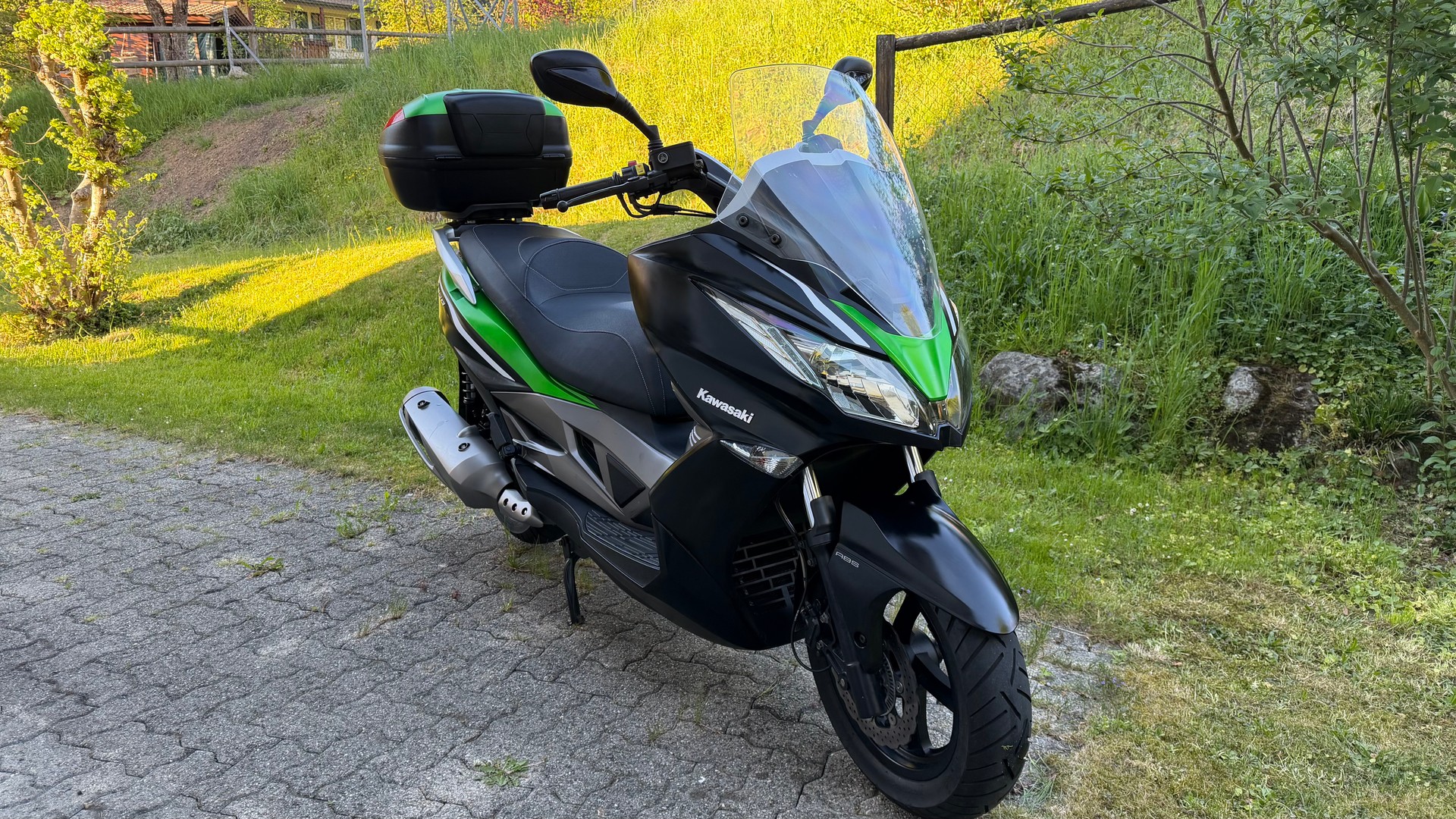 KAWASAKI J 300 SE ABS