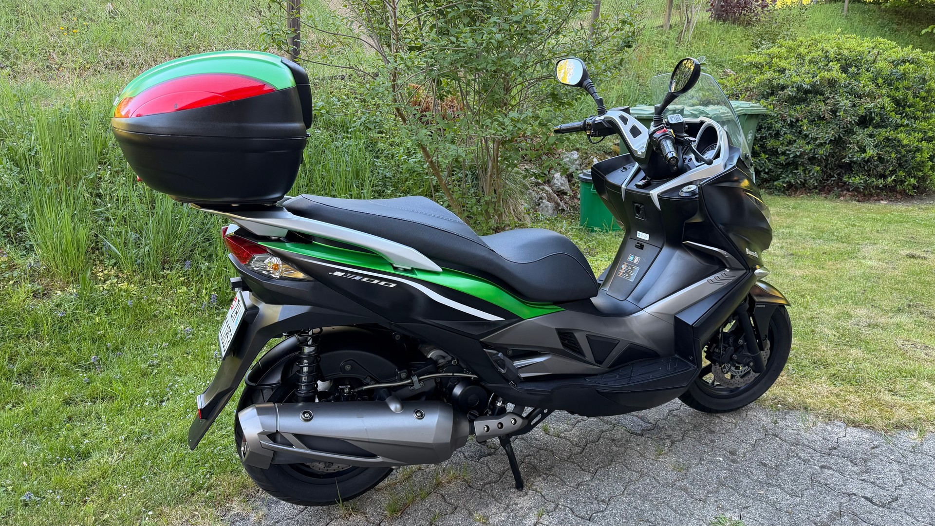KAWASAKI J 300 SE ABS-image-3