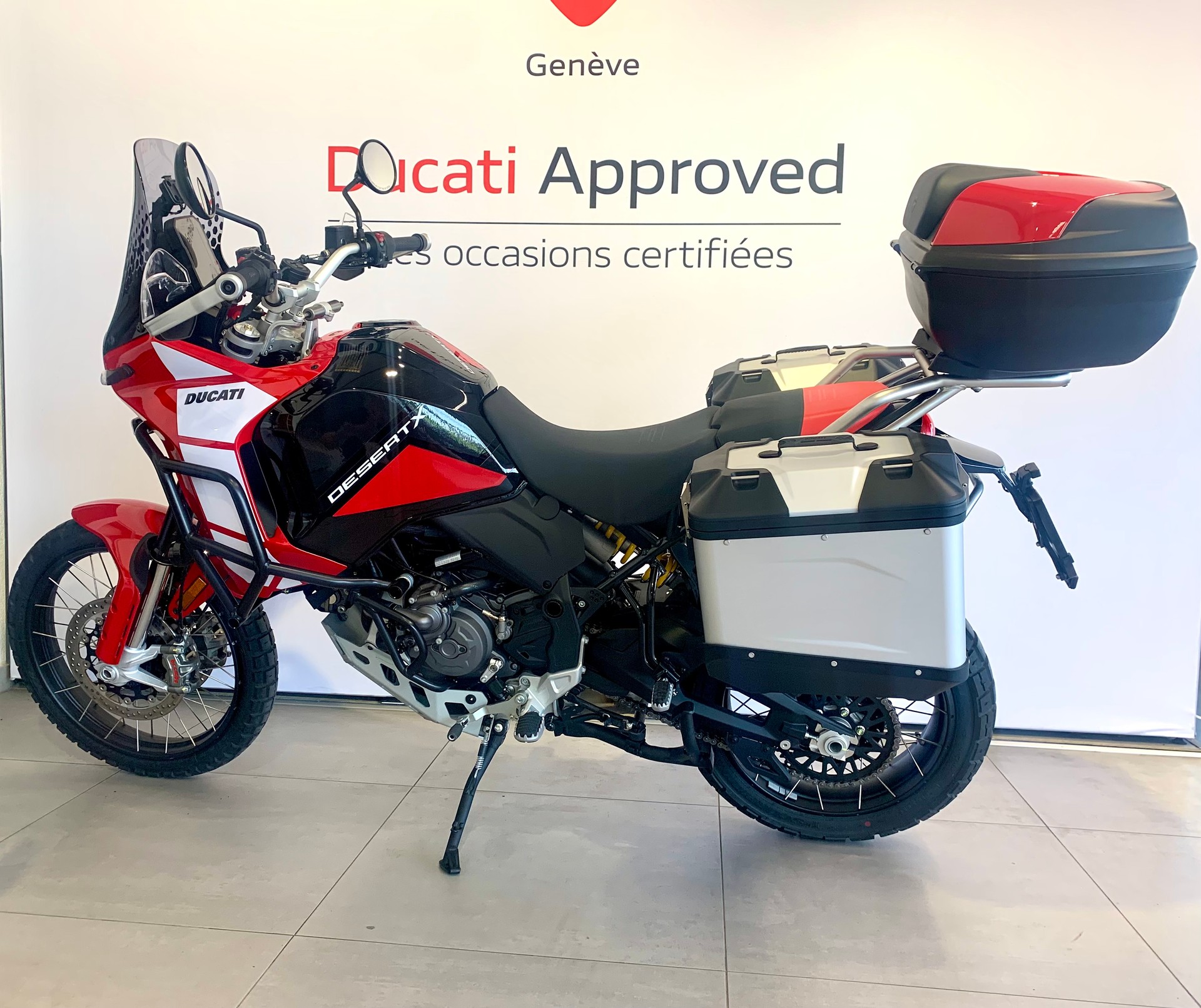 DUCATI Desert X-image-1