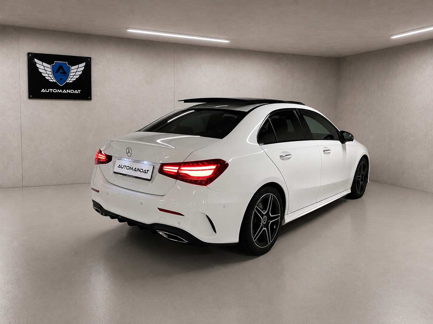 MERCEDES-BENZ A 220 4Matic 8G-DCT-image-4