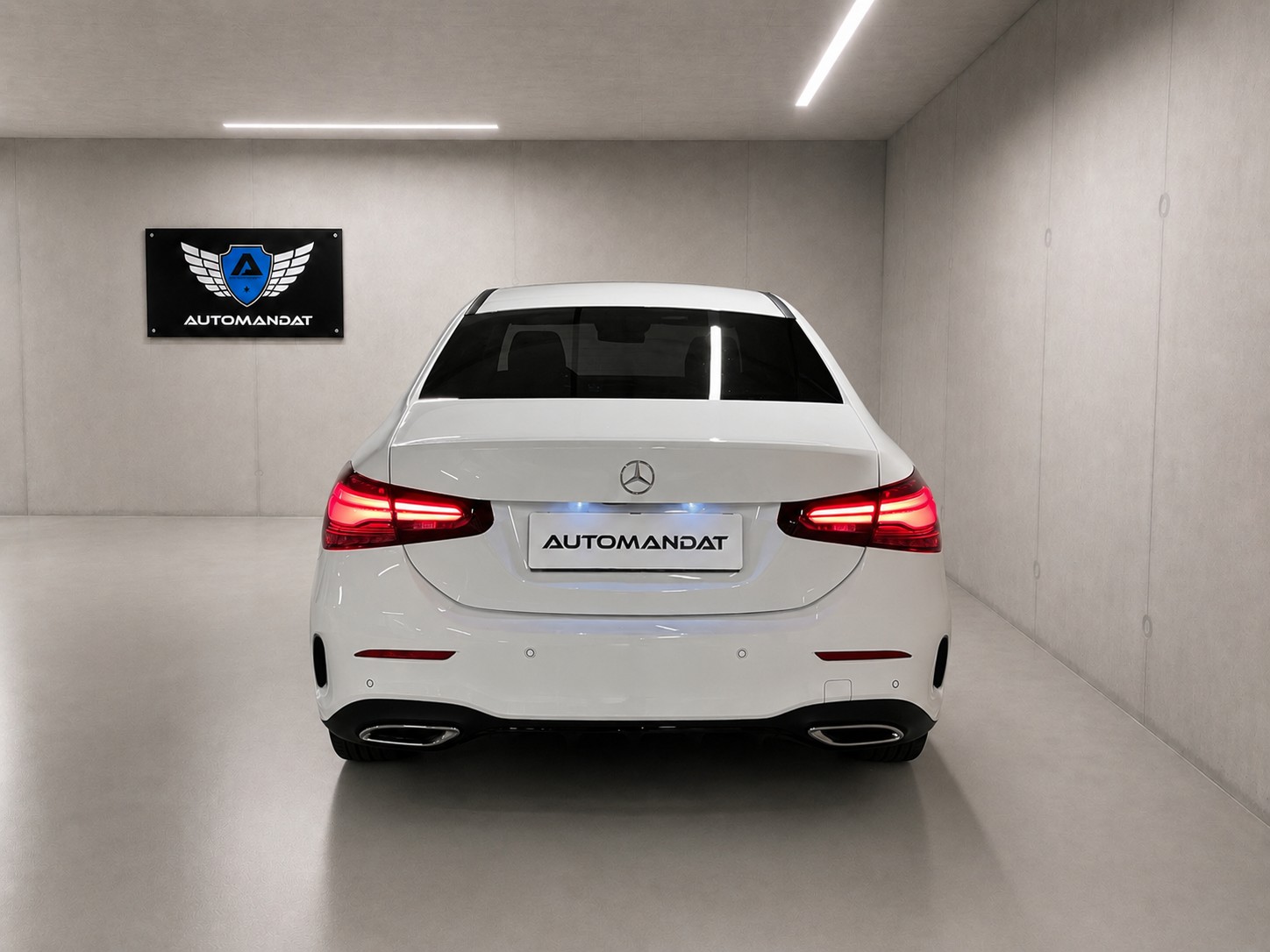 MERCEDES-BENZ A 220 4Matic 8G-DCT-showroom-element-3