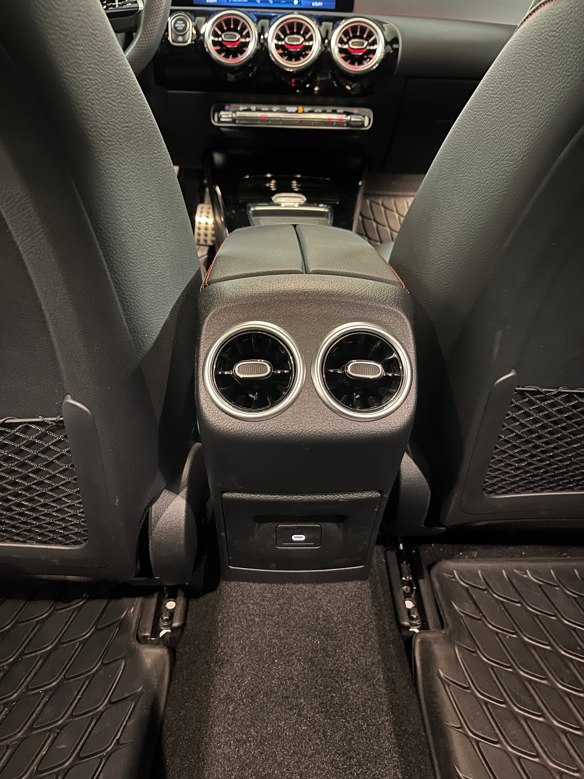 MERCEDES-BENZ A 220 4Matic 8G-DCT-image-25