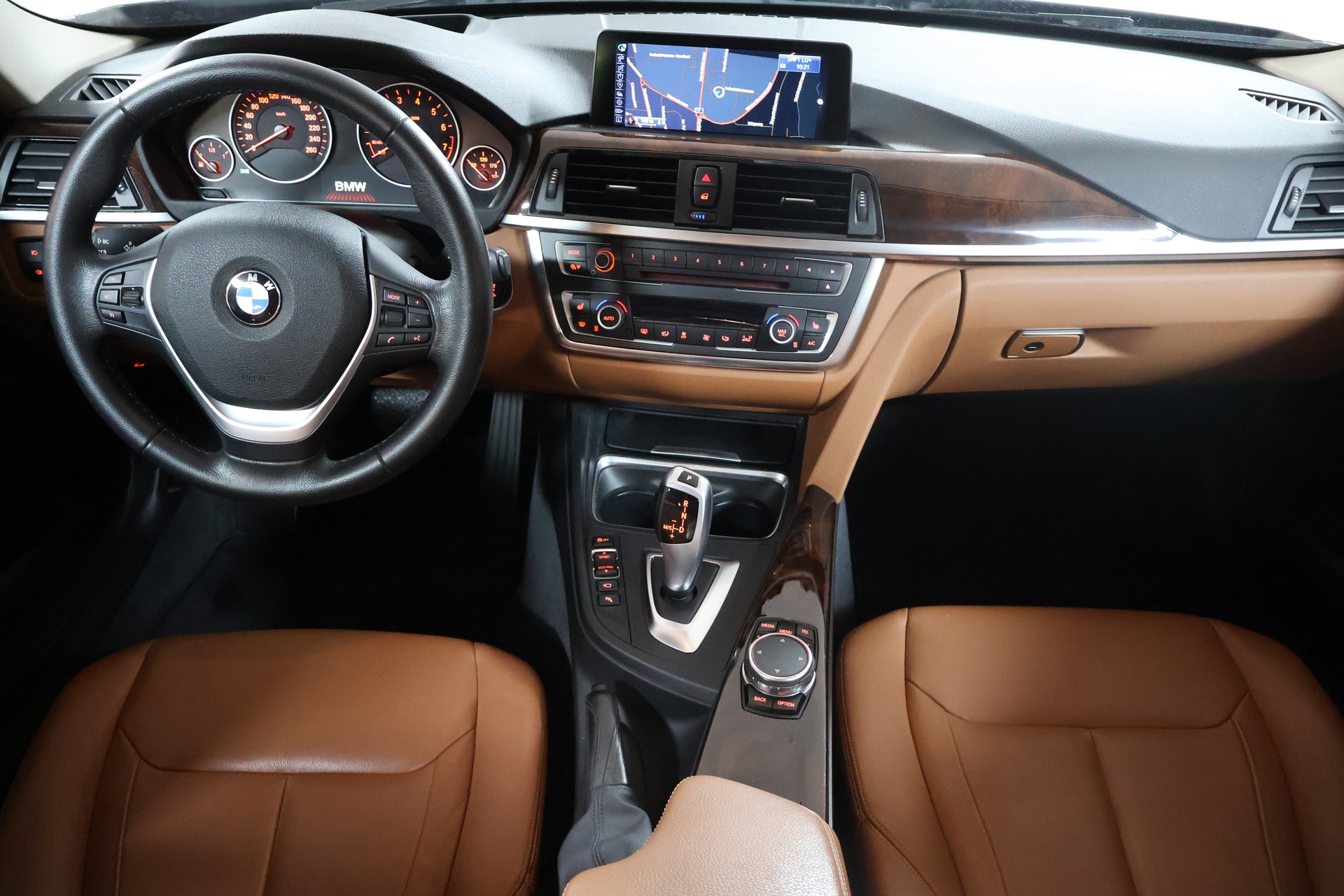 BMW 328i xDrive Touring Luxury Line Steptronic-image-9