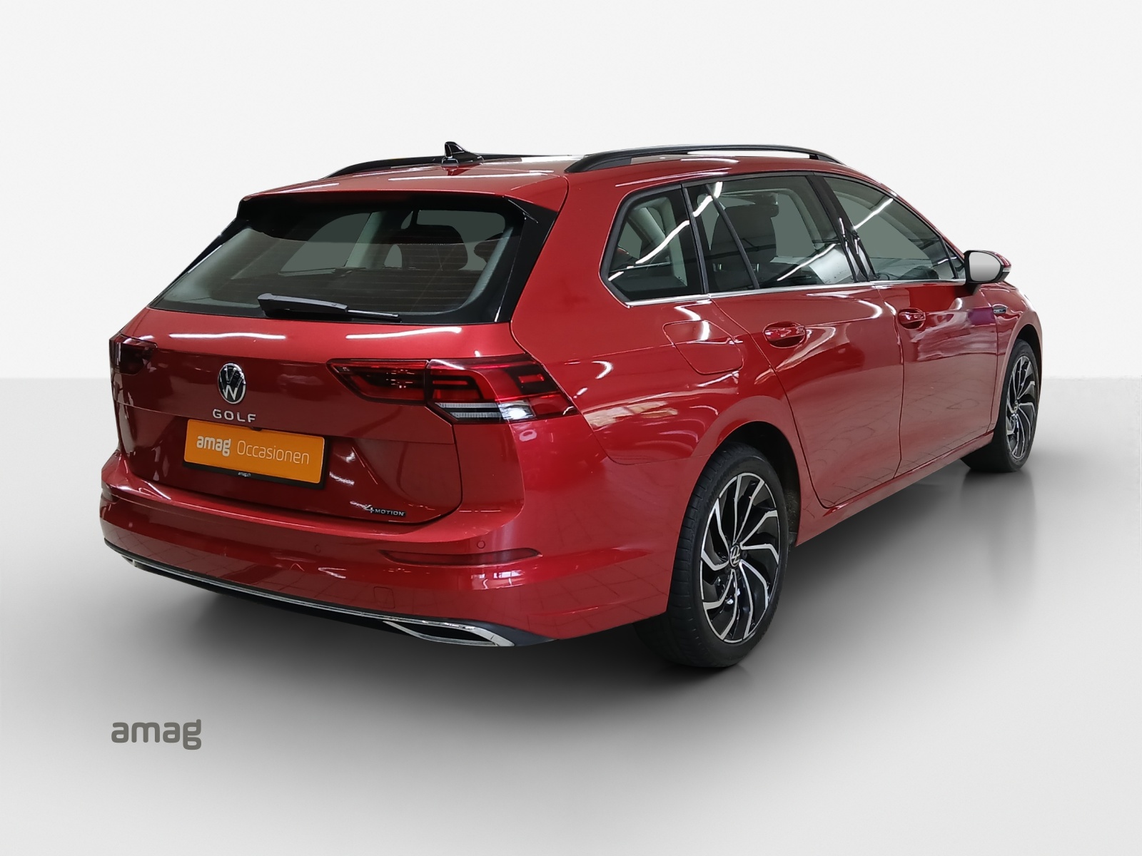 VW Golf Variant 2.0 TSI Style DSG 4Motion-image-4