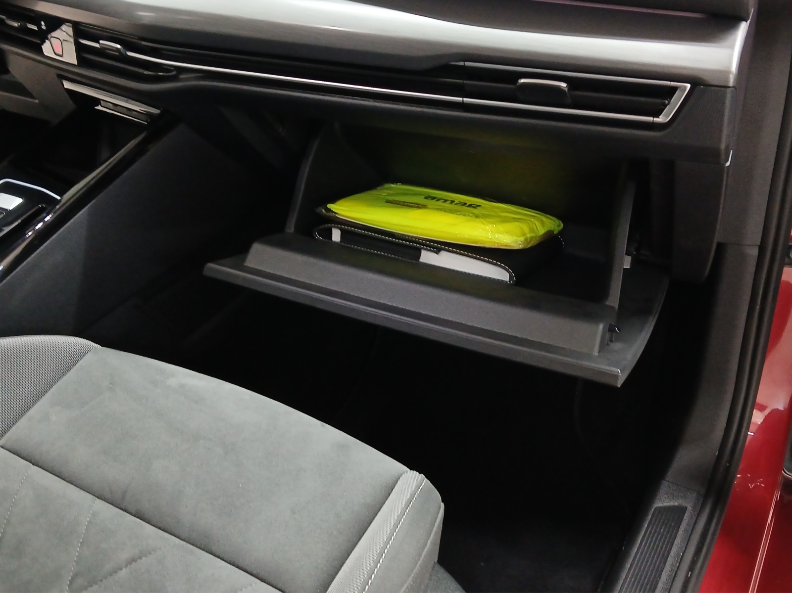 VW Golf Variant 2.0 TSI Style DSG 4Motion-image-15