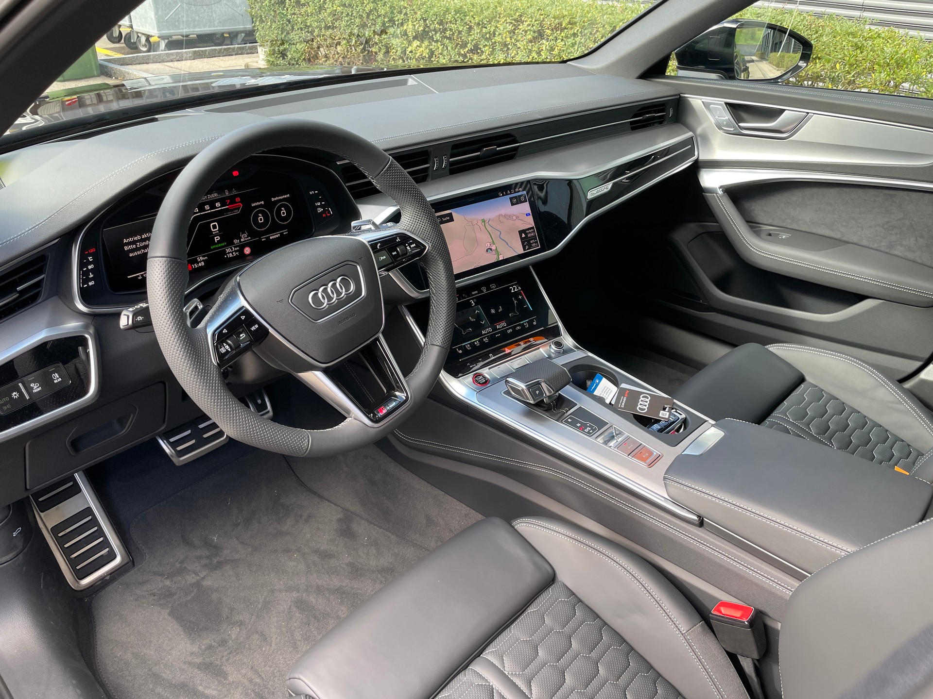 AUDI RS6 Avant 4.0 TFSI V8 quattro Individual Lackierung-image-9