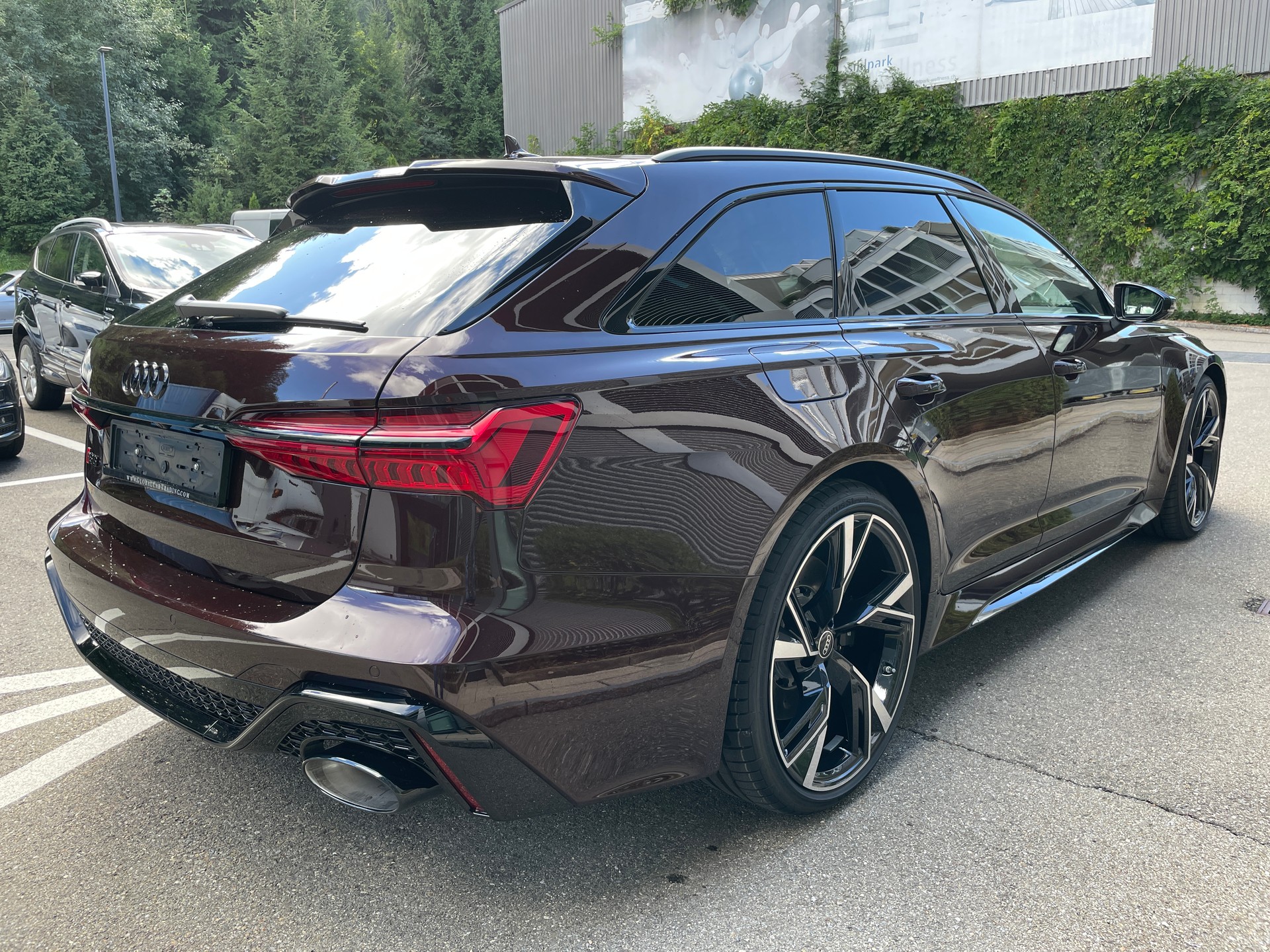 AUDI RS6 Avant 4.0 TFSI V8 quattro Individual Lackierung-image-5