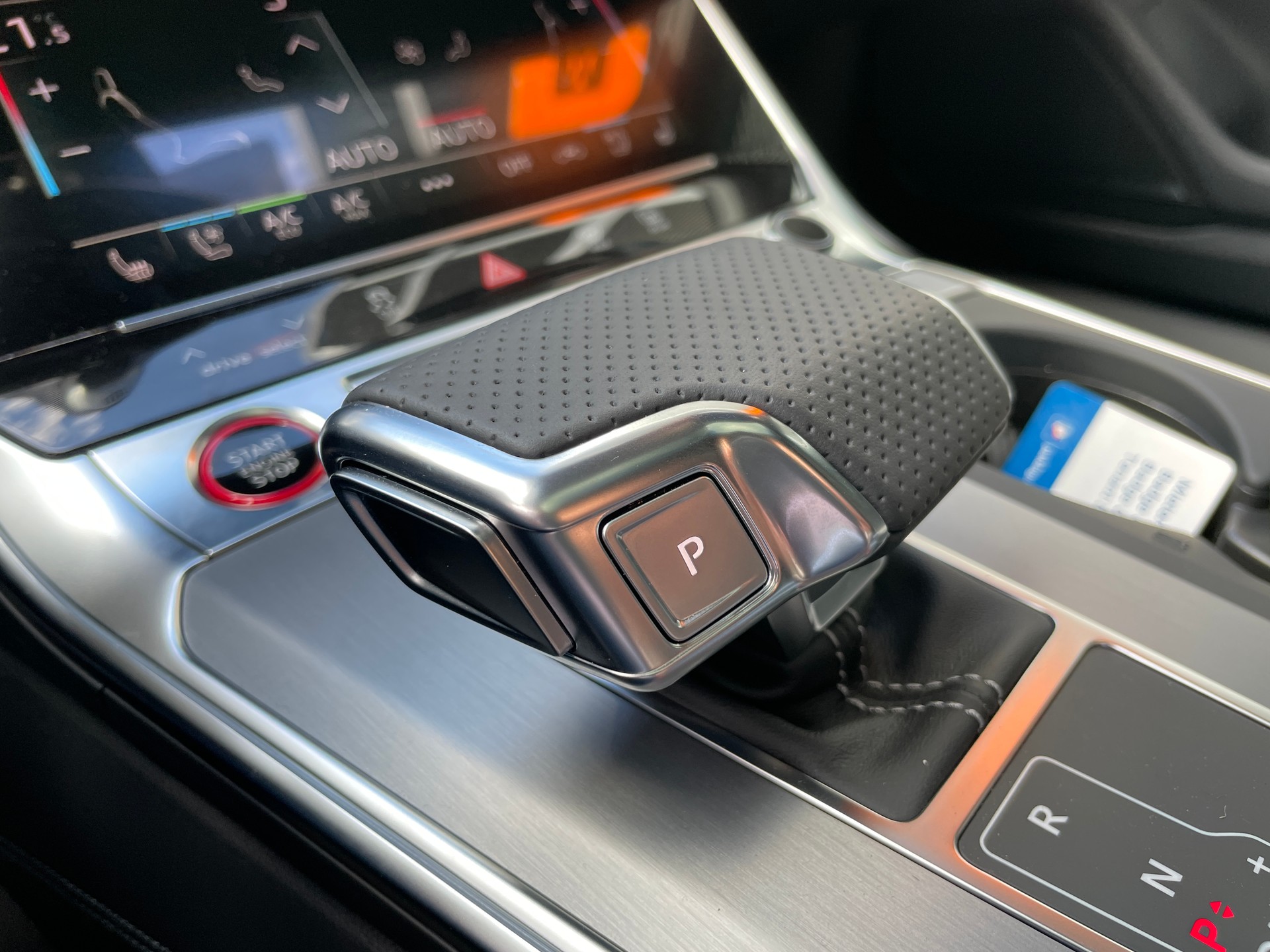 AUDI RS6 Avant 4.0 TFSI V8 quattro Individual Lackierung-image-25